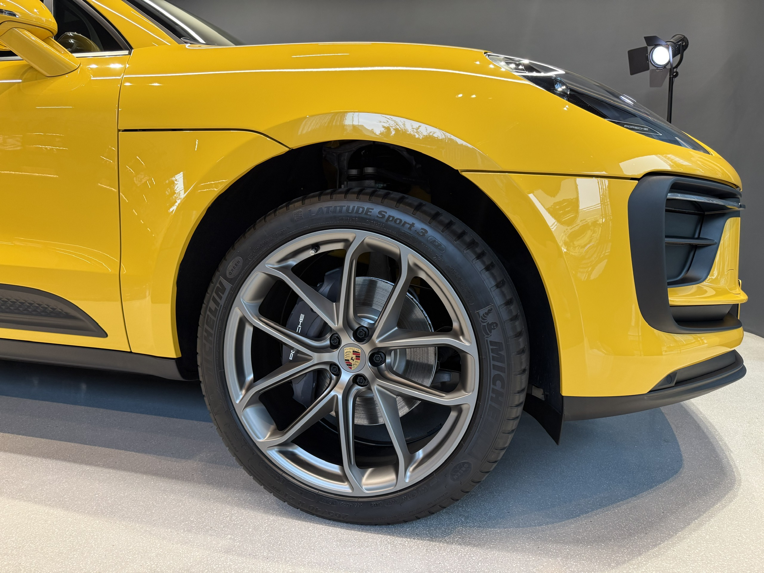 Cận cảnh hai chiếc Porsche Macan độc bản tại Hà Nội- Ảnh 12.