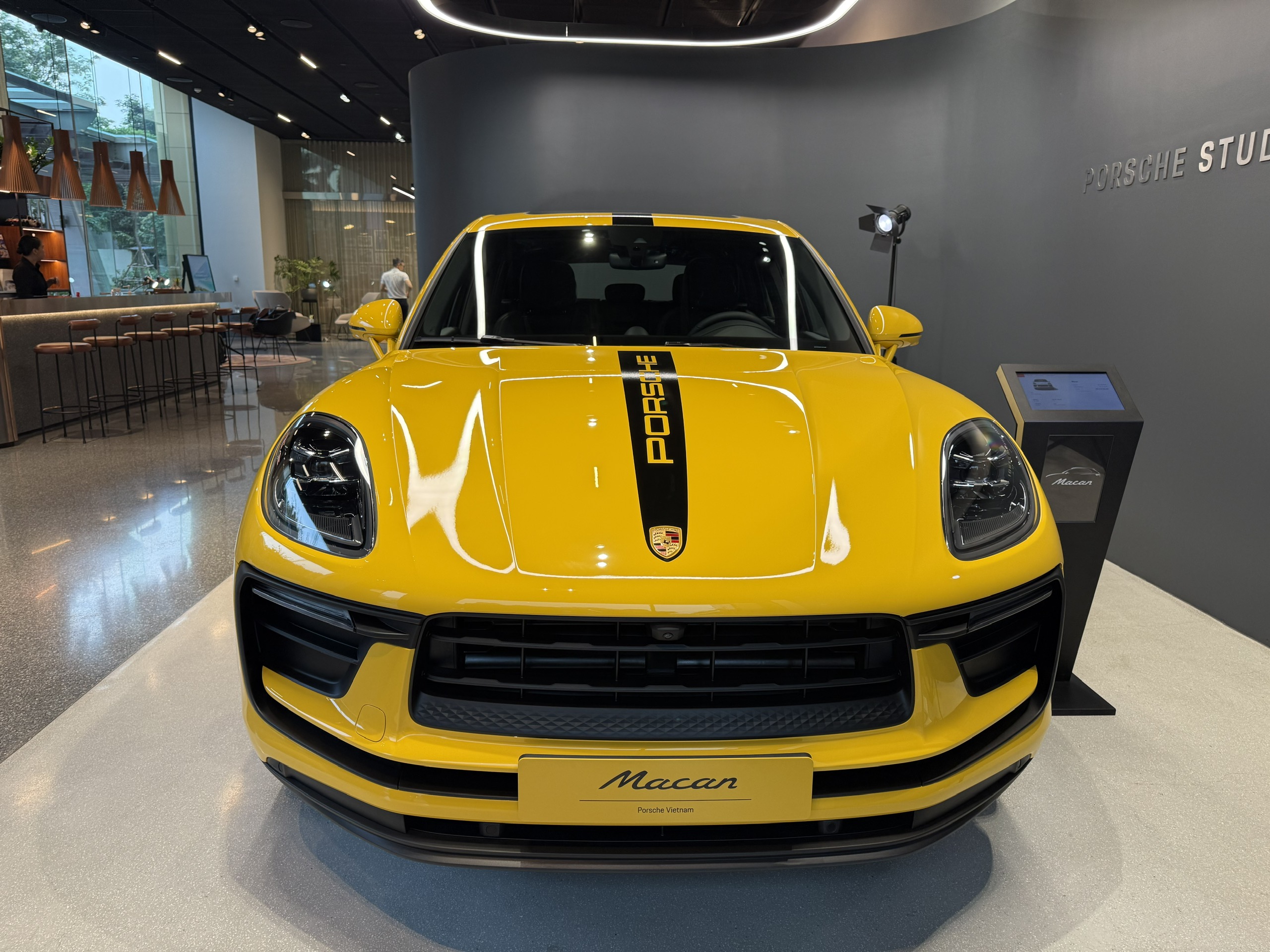 Cận cảnh hai chiếc Porsche Macan độc bản tại Hà Nội- Ảnh 10.