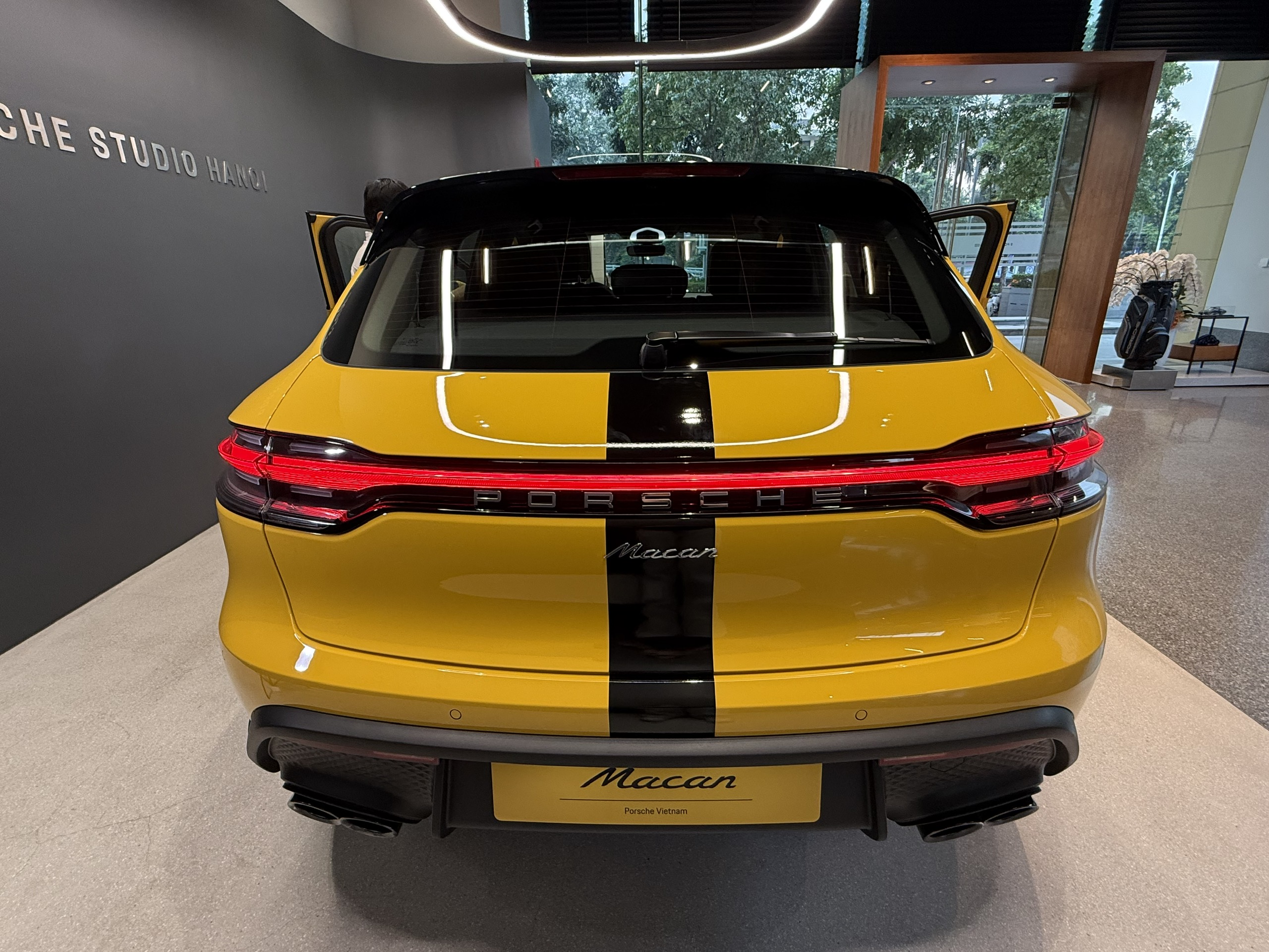Cận cảnh hai chiếc Porsche Macan độc bản tại Hà Nội- Ảnh 13.