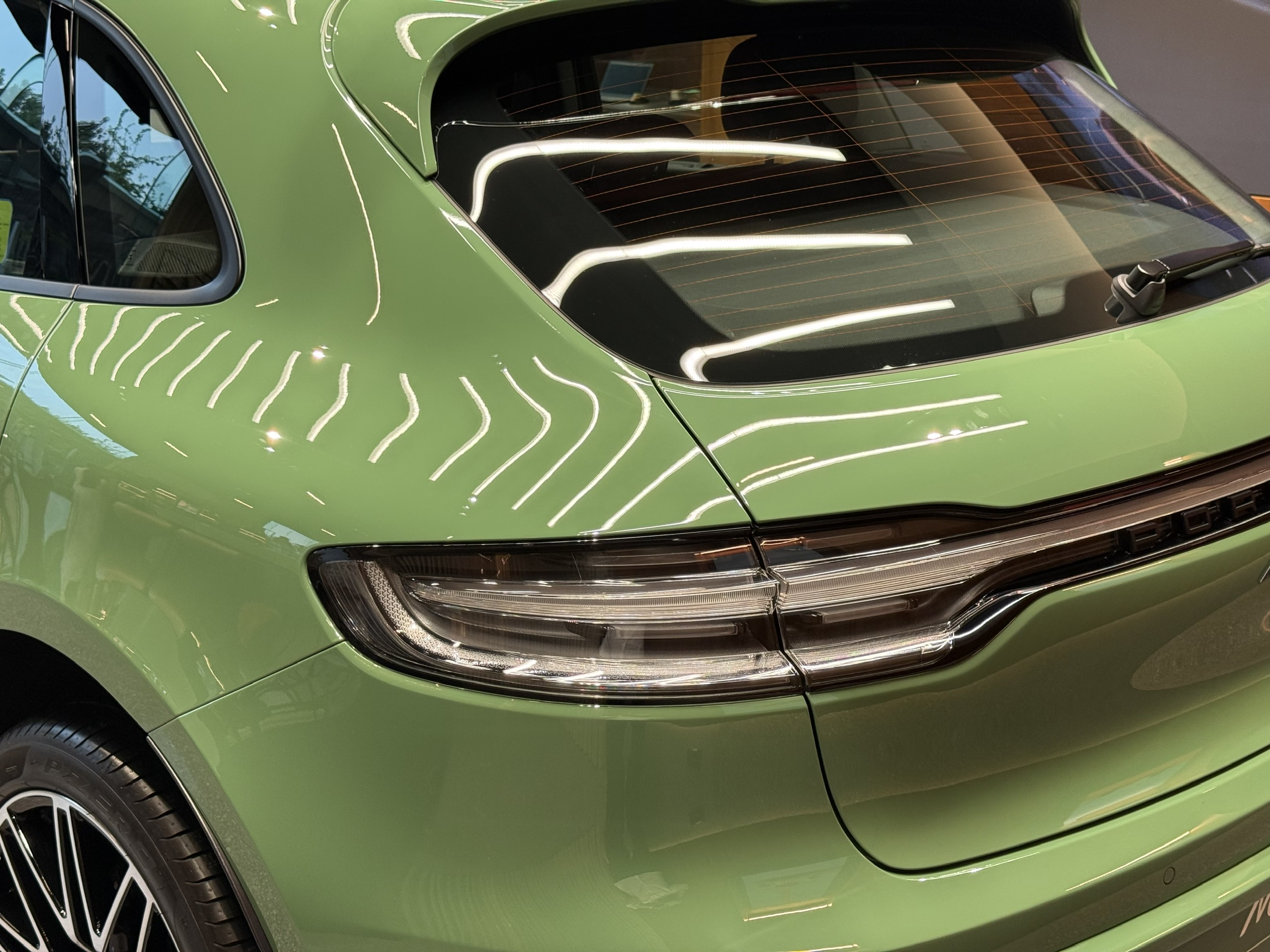 Cận cảnh hai chiếc Porsche Macan độc bản tại Hà Nội- Ảnh 8.