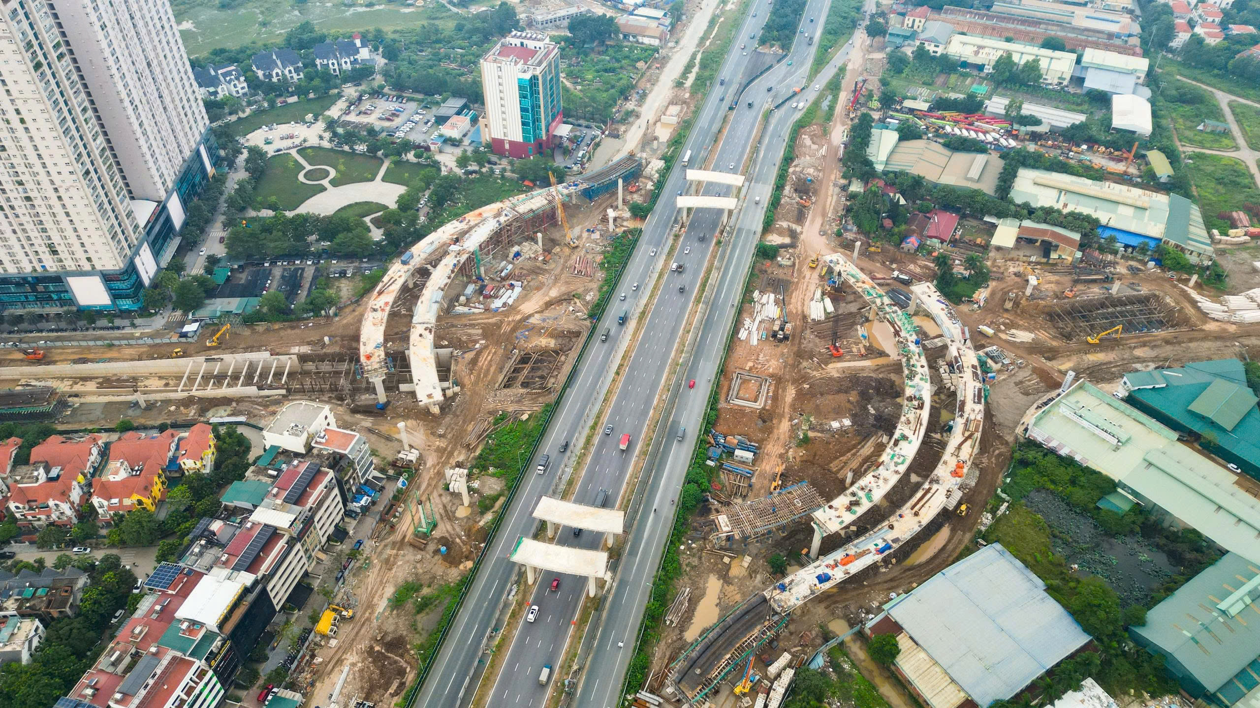 H&agrave; Nội điểm danh loạt dự &aacute;n giao th&ocirc;ng chậm tiến độ - Ảnh 1.