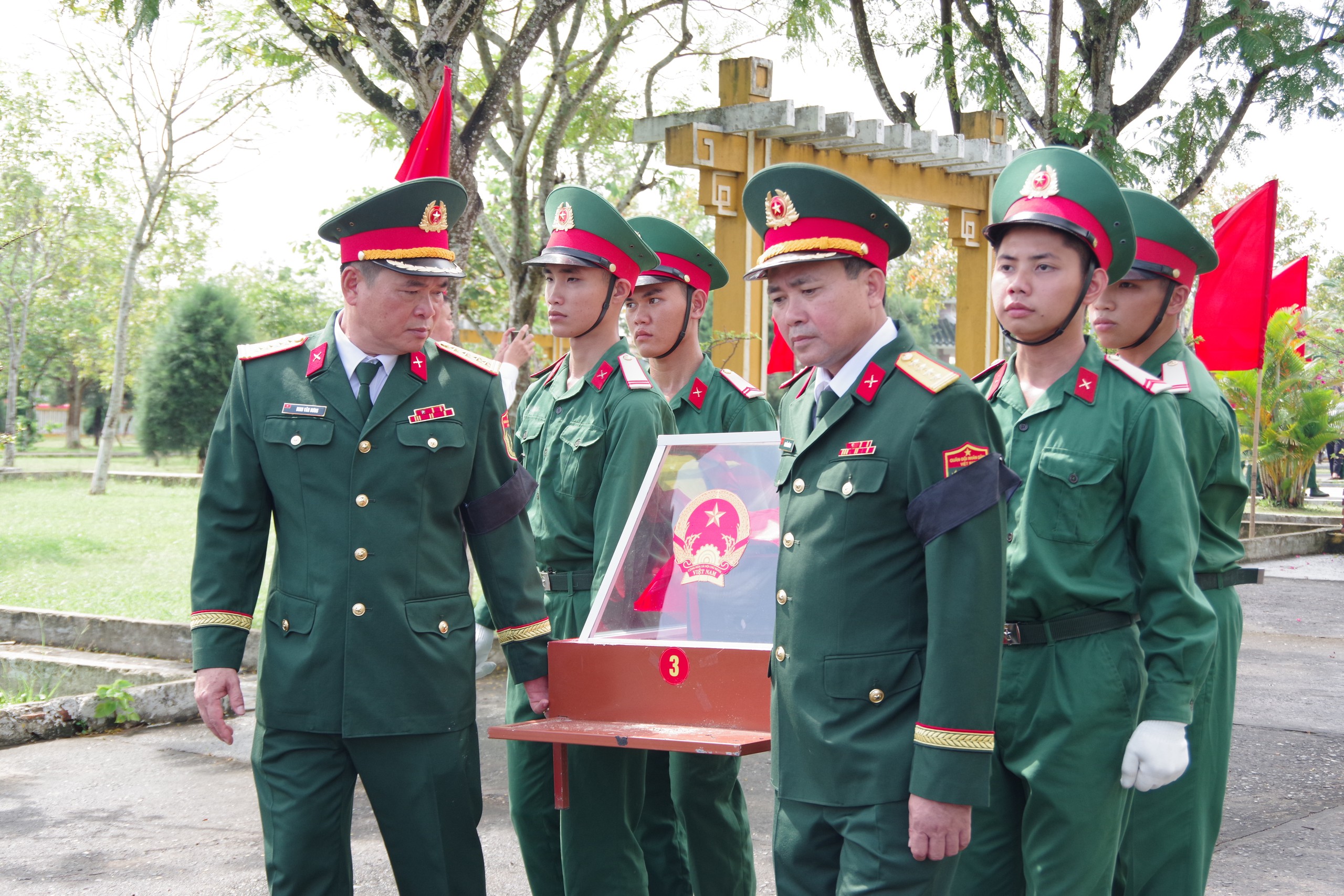Đ&agrave; Nẵng an t&aacute;ng 14 h&agrave;i cốt liệt sĩ vừa được quy tập- Ảnh 1.