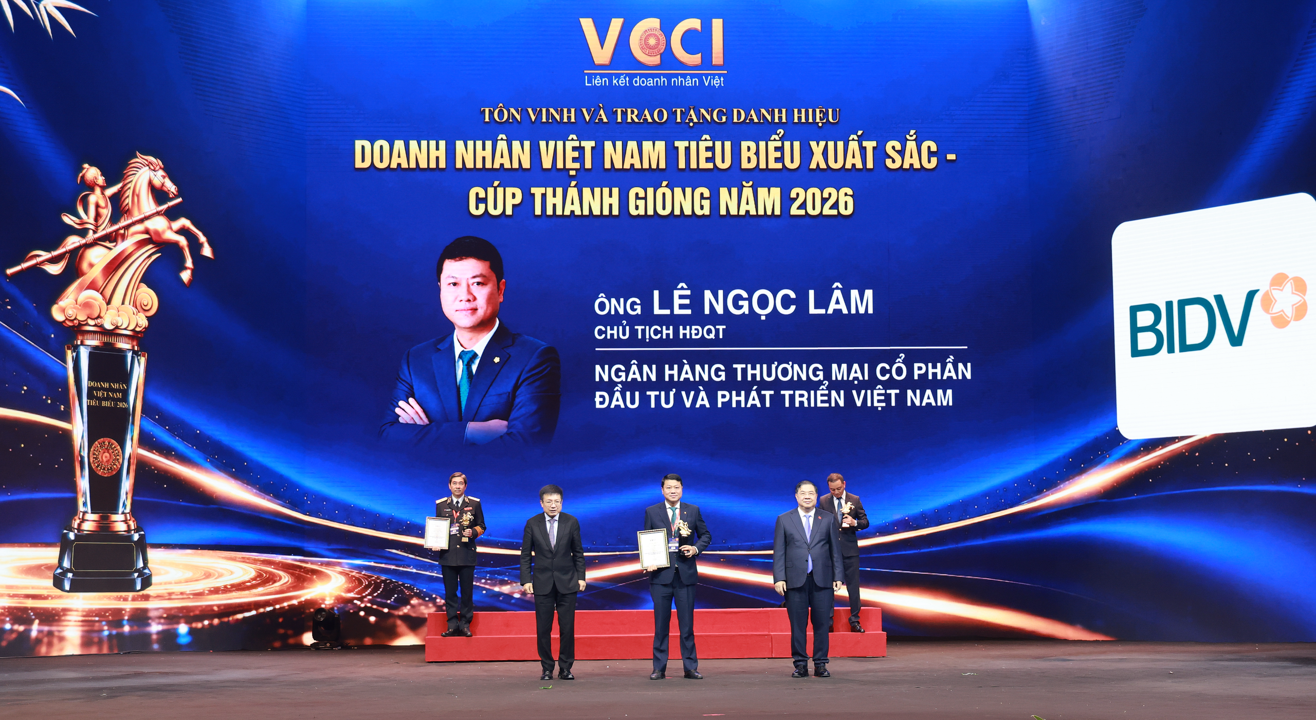 Chủ tịch HĐQT BIDV được vinh danh Top 10 Doanh nh&acirc;n Việt Nam ti&ecirc;u biểu năm 2026 - Ảnh 2.