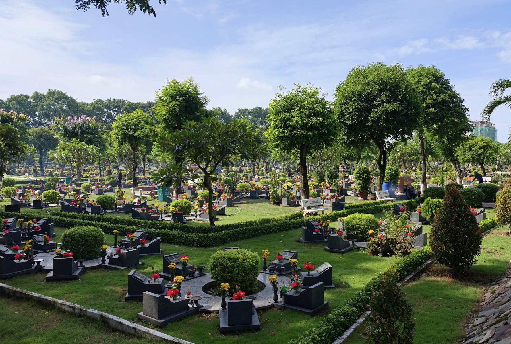 Cận cảnh nơi an nghỉ của 731 h&agrave;i cốt liệt sĩ tại Nghĩa trang Liệt sĩ TP.HCM- Ảnh 14.