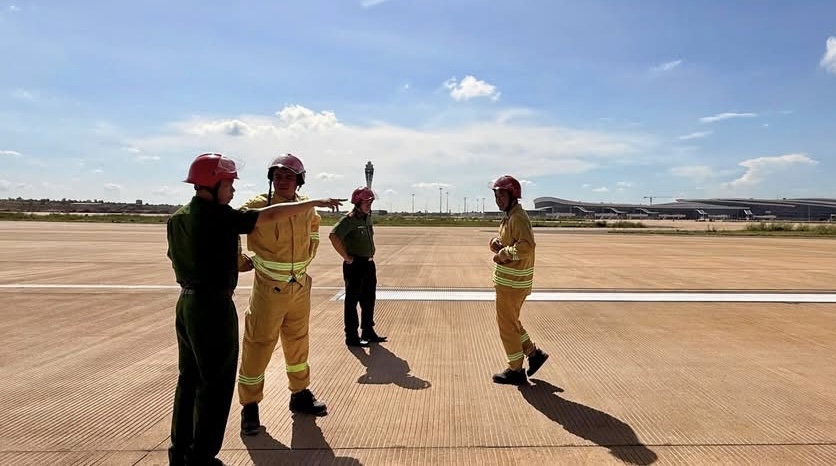 S&acirc;n bay Long Th&agrave;nh chạy thử quy tr&igrave;nh kiểm tra đường cất hạ c&aacute;nh, đường lăn- Ảnh 3.