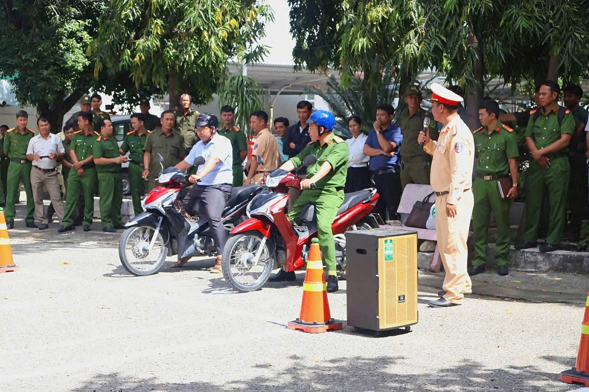 Kh&aacute;nh H&ograve;a: Triển khai diện rộng chiến dịch đ&agrave;o tạo kỹ năng l&aacute;i xe an to&agrave;n- Ảnh 2.