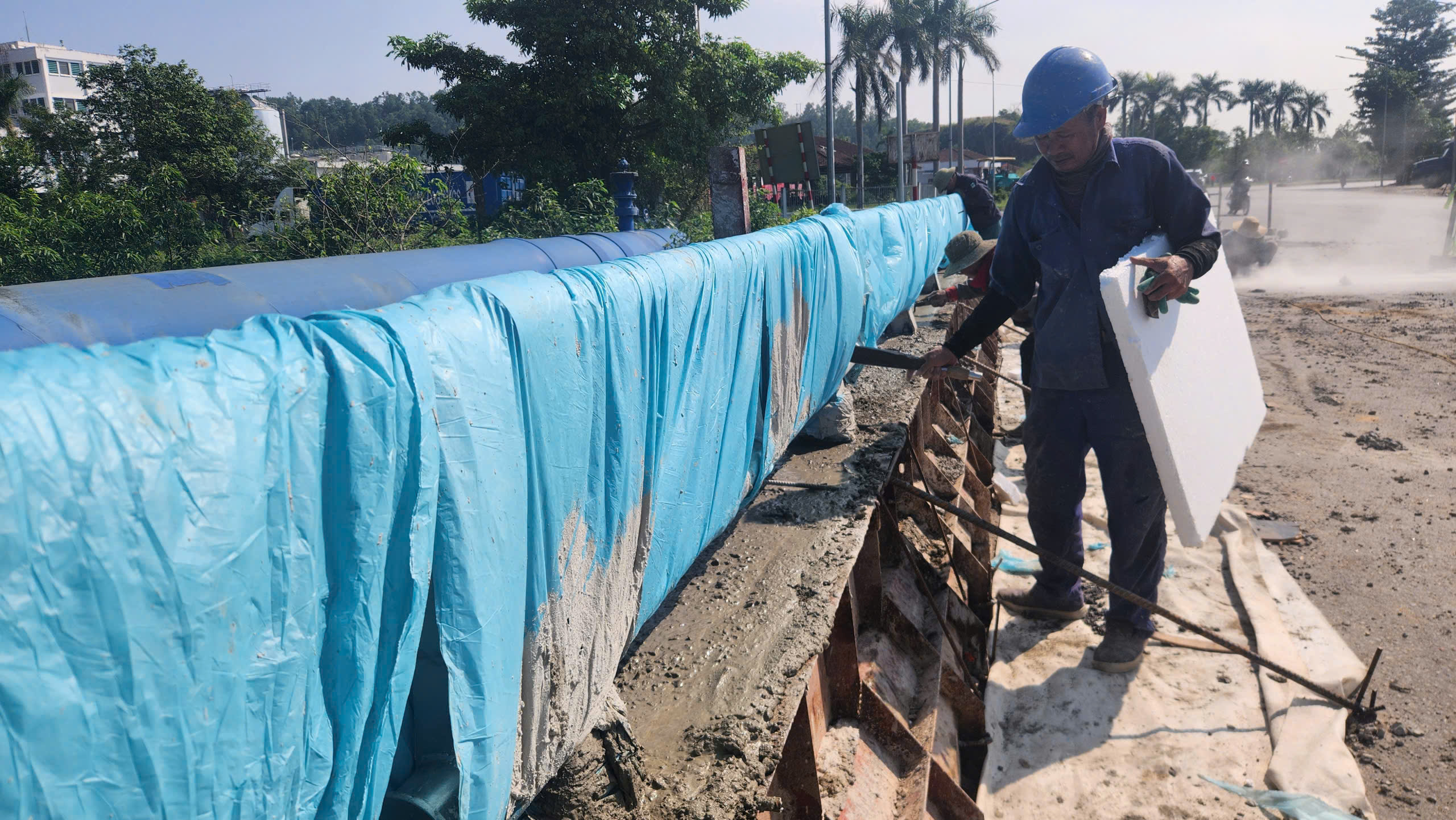 Ho&agrave;n th&agrave;nh những hạng mục cuối c&ugrave;ng tại dự &aacute;n cải tạo, mở rộng QL46- Ảnh 7.