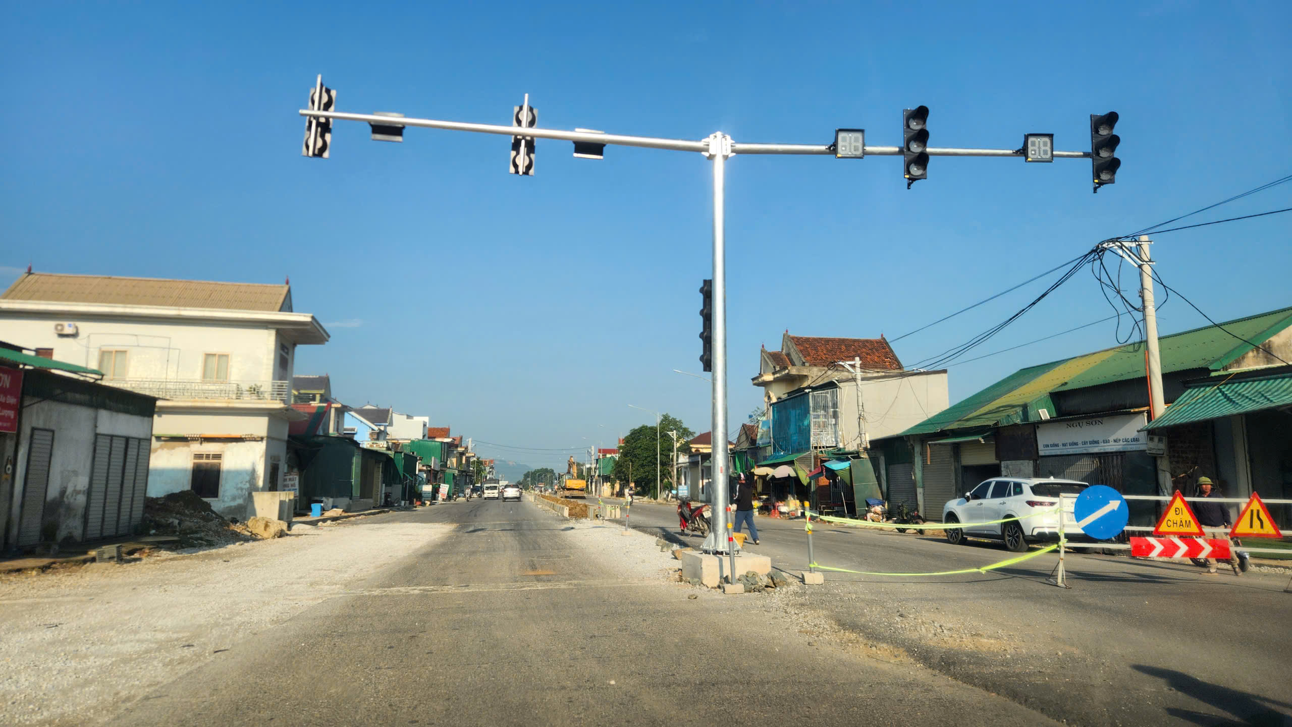 Ho&agrave;n th&agrave;nh những hạng mục cuối c&ugrave;ng tại dự &aacute;n cải tạo, mở rộng QL46- Ảnh 12.