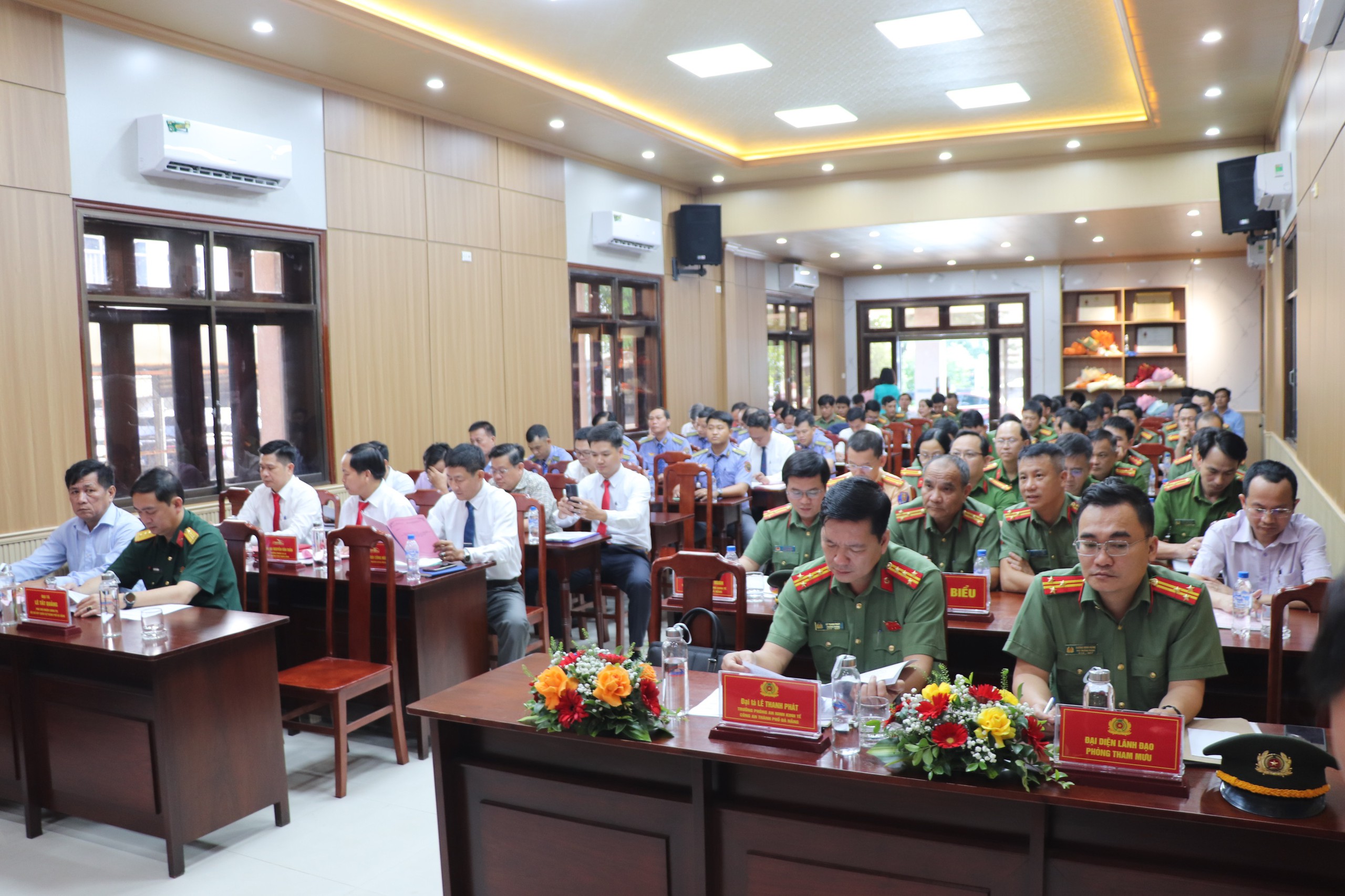 C&ocirc;ng an Đ&agrave; Nẵng v&agrave; ng&agrave;nh Đường sắt phối hợp bảo đảm an ninh, trật tự- Ảnh 3.