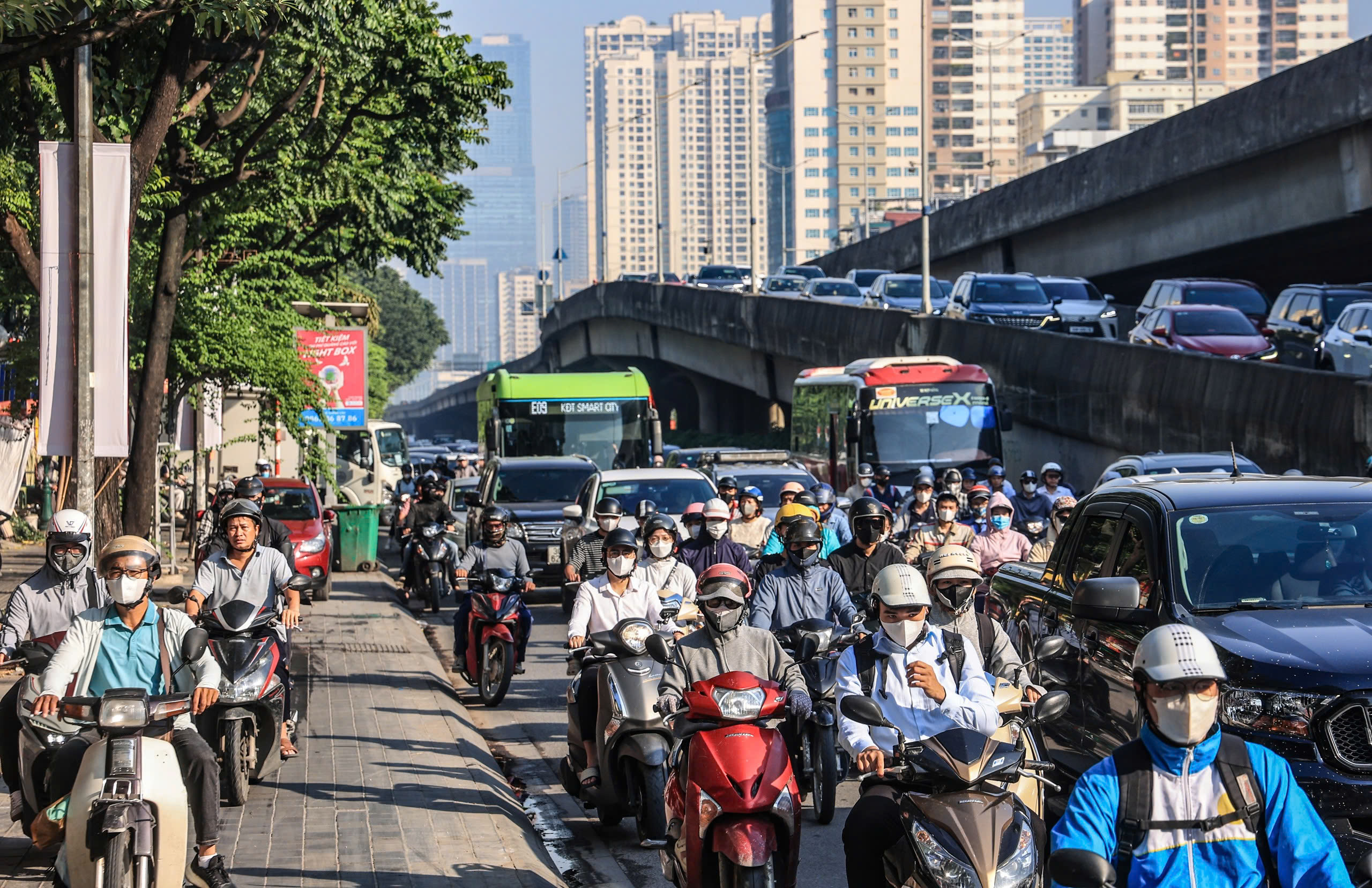 H&agrave; Nội đẩy nhanh xử l&yacute; 5 điểm nghẽn, tập trung giảm &ugrave;n tắc giao th&ocirc;ng, &uacute;ng ngập - Ảnh 1.