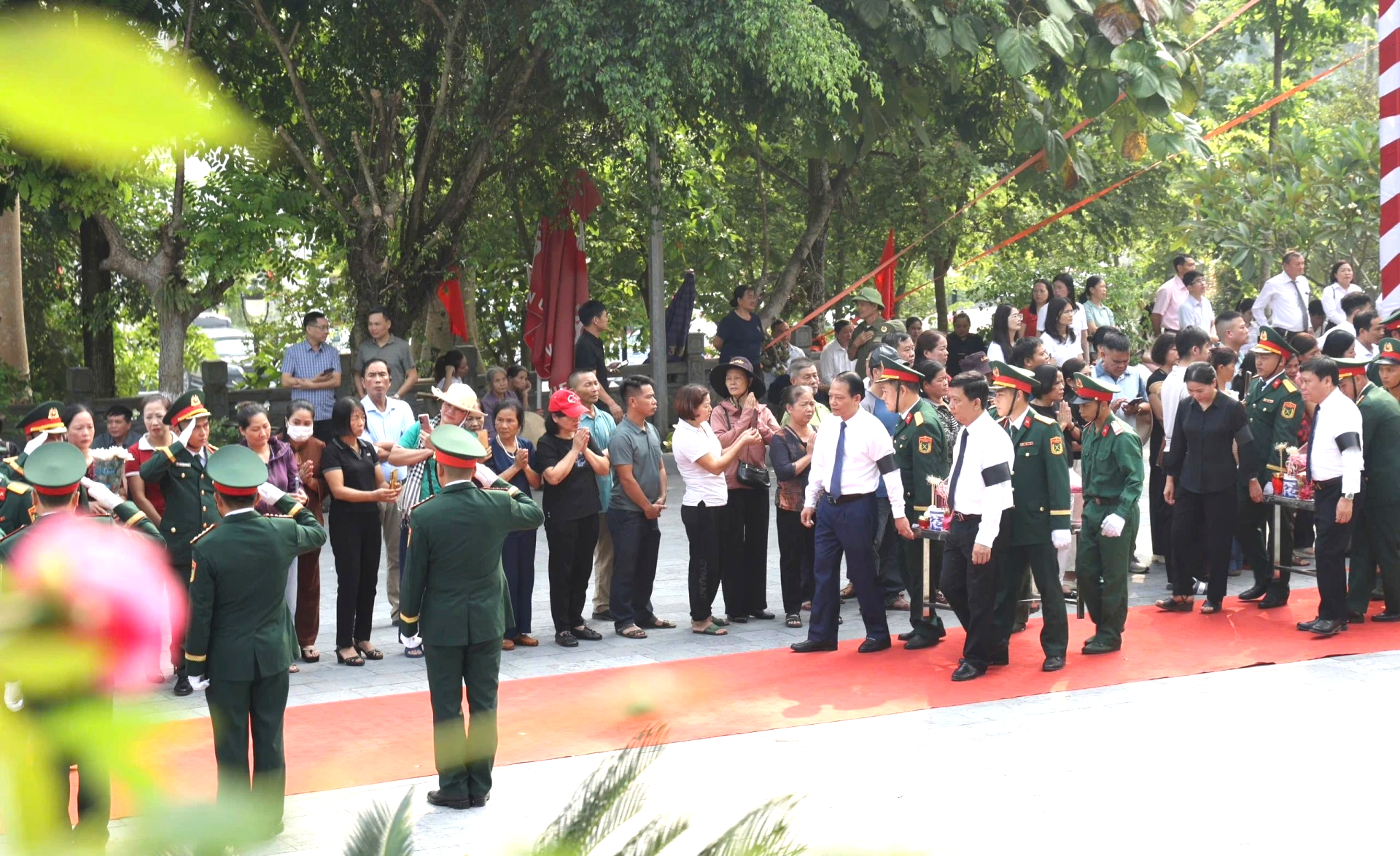 Tuy&ecirc;n Quang tổ chức Lễ viếng, truy điệu v&agrave; an t&aacute;ng 93 h&agrave;i cốt liệt sĩ - Ảnh 5.