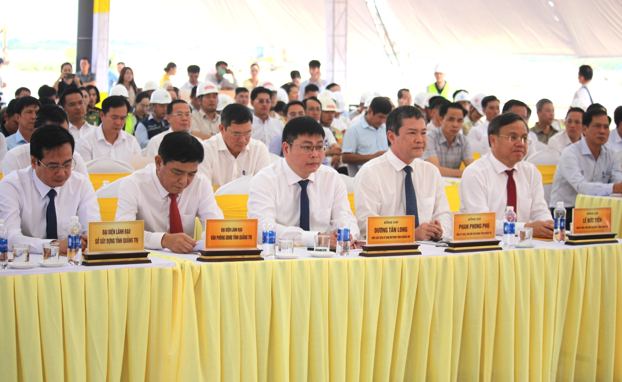 Thực hiện th&agrave;nh c&ocirc;ng bay kiểm tra chướng ngại vật đường cất hạ c&aacute;nh s&acirc;n bay Quảng Trị- Ảnh 3.