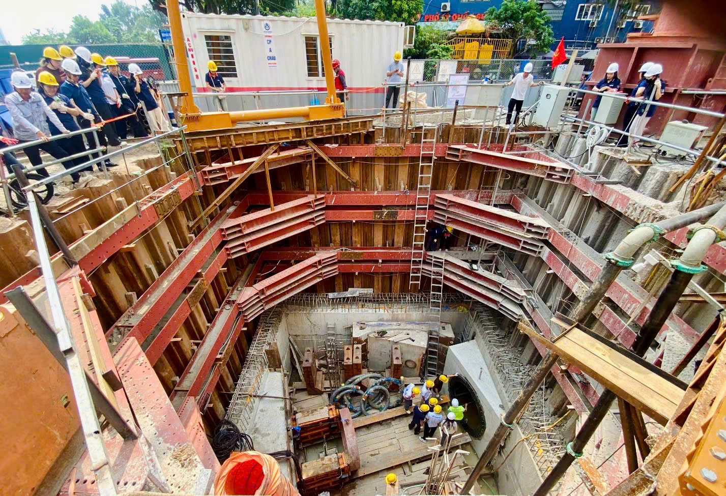 Sinh vi&ecirc;n Trường Đại học X&acirc;y dựng H&agrave; Nội trải nghiệm c&ocirc;ng trường, định hướng nghề nghiệp - Ảnh 1.