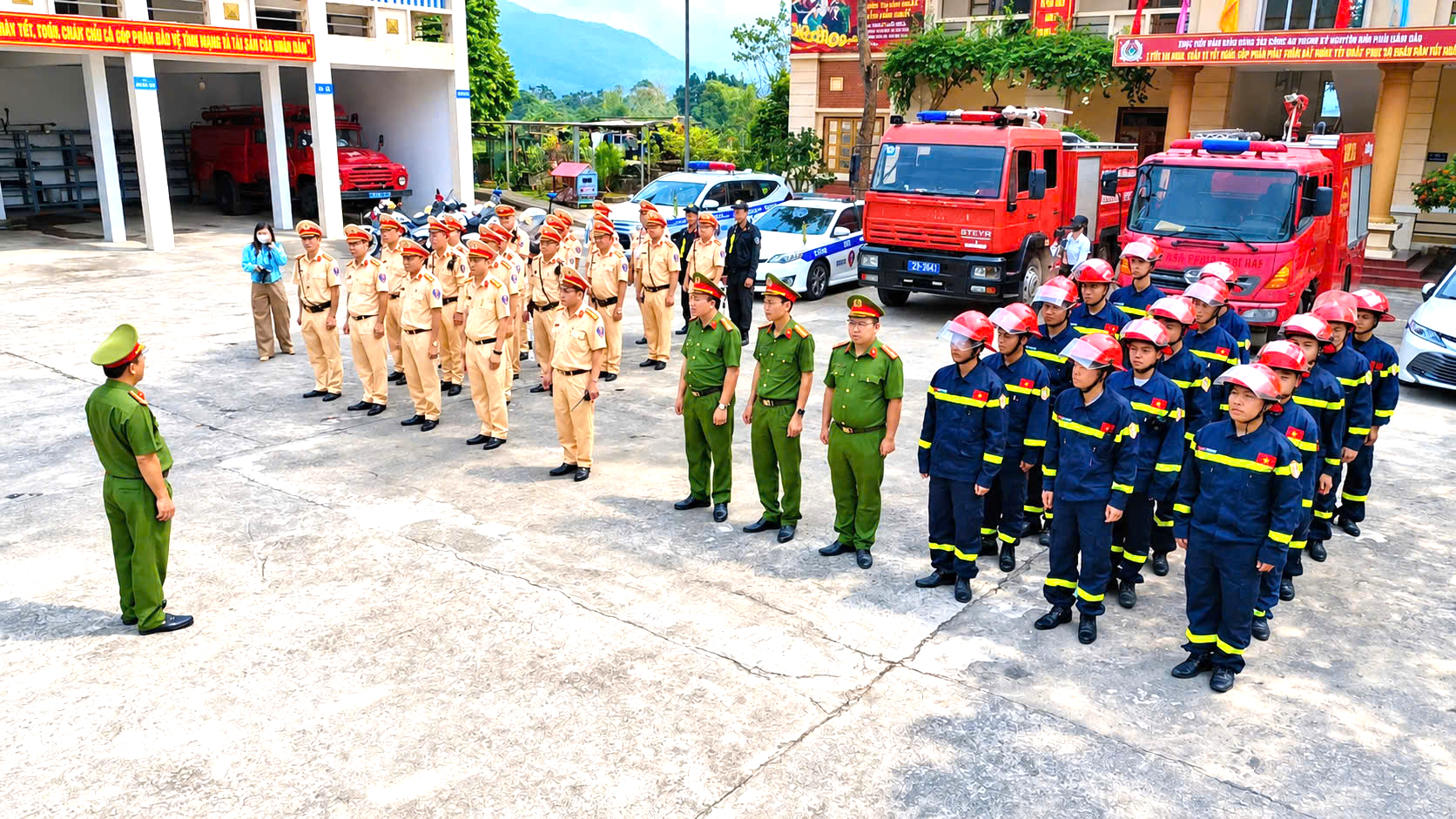 CSGT L&agrave;o Cai ph&acirc;n luồng, bảo đảm giao th&ocirc;ng th&ocirc;ng suốt tại Lễ hội Mường L&ograve; 2026- Ảnh 1.