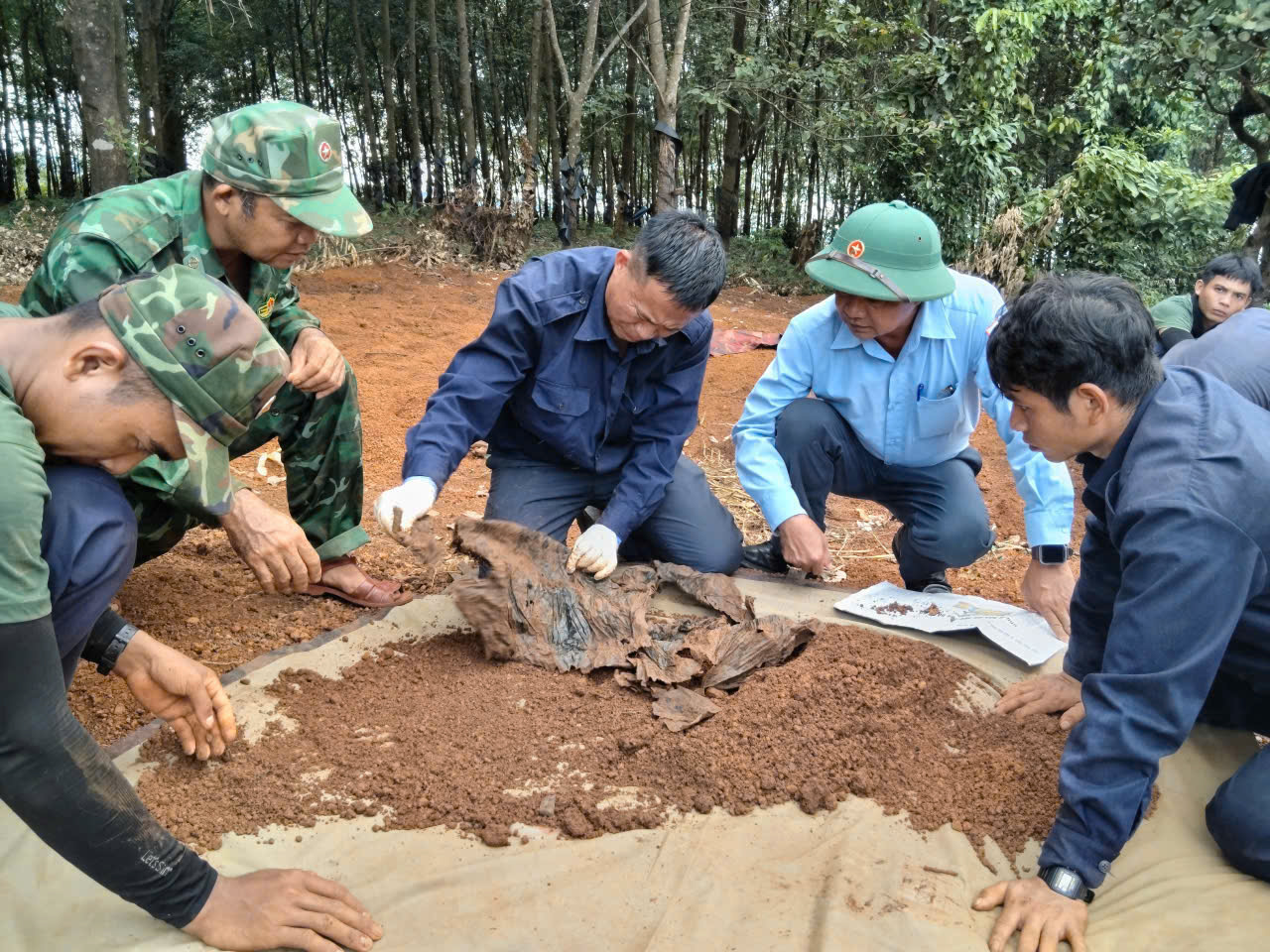 Phát hiện nhiều hài cốt liệt sĩ chưa rõ danh tính ở Gia Lai- Ảnh 2.