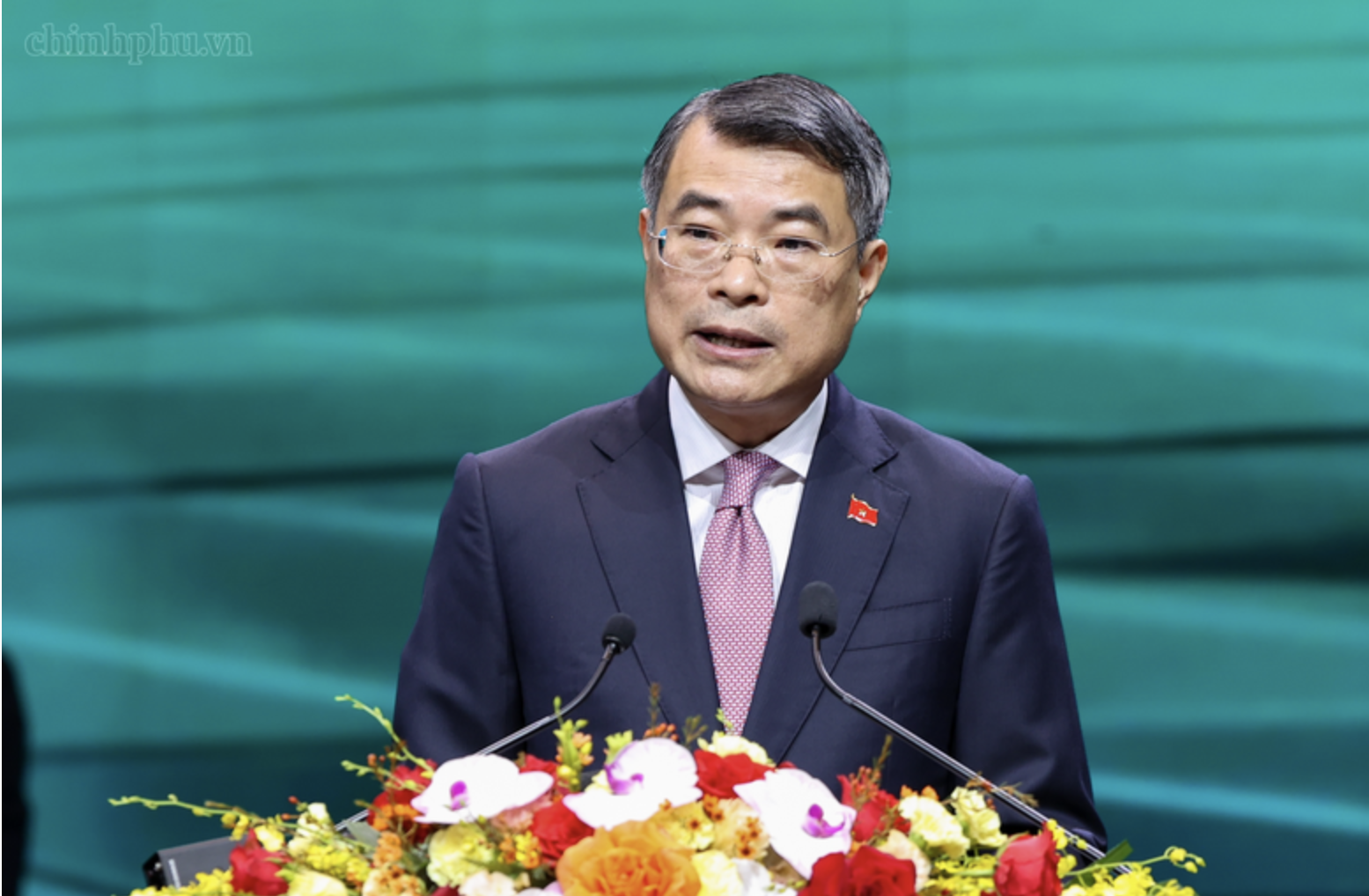 Thủ tướng: Cần chuyển từ "l&agrave;m ra tại Việt Nam" sang "s&aacute;ng tạo bởi Việt Nam"- Ảnh 2.