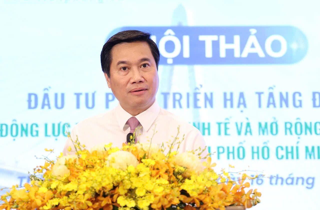 Thứ trưởng Nguyễn Tường Văn: Hạ tầng đồng bộ mở rộng kh&ocirc;ng gian ph&aacute;t triển TP.HCM- Ảnh 1.