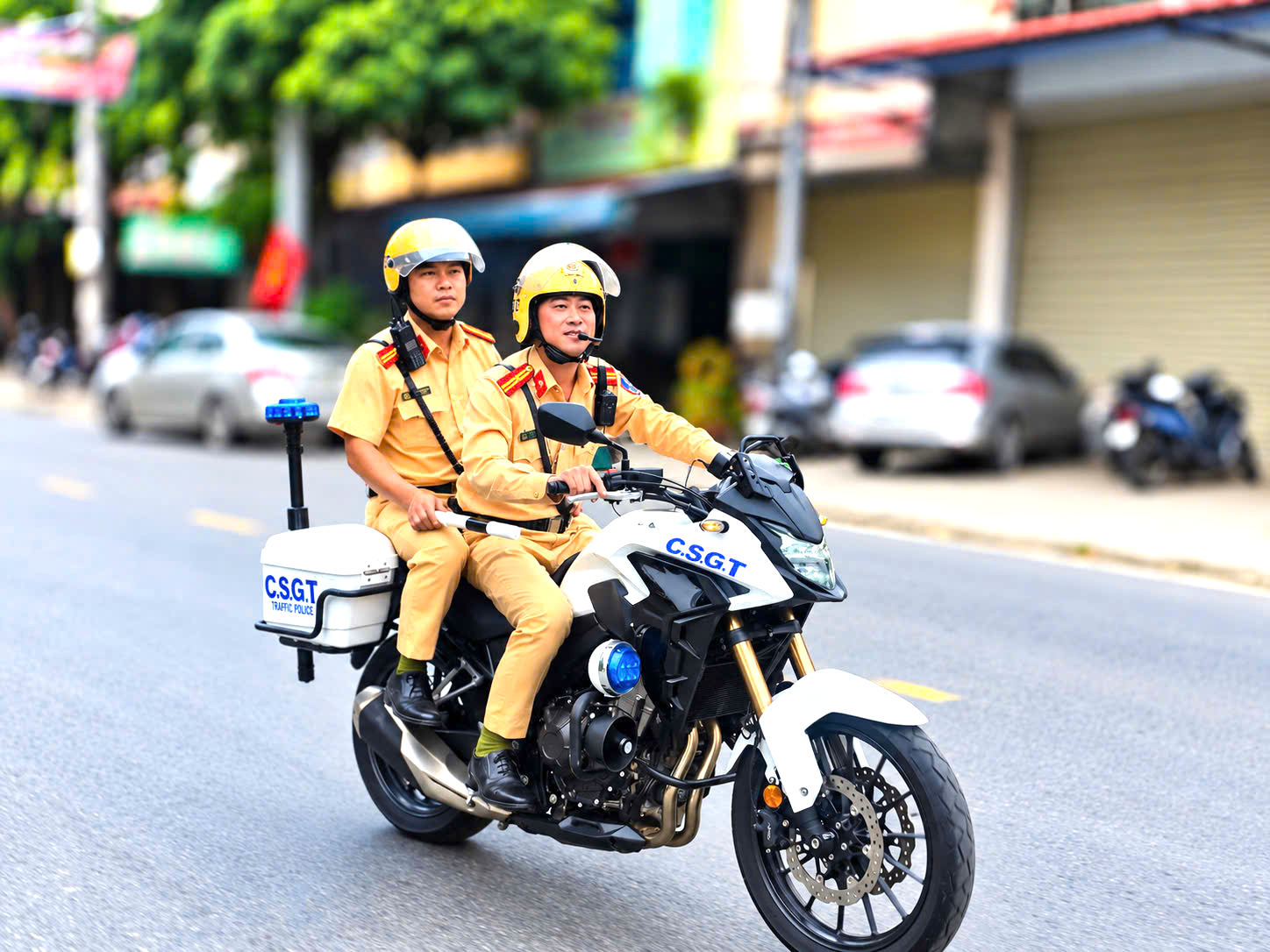 CSGT L&agrave;o Cai ph&acirc;n luồng, bảo đảm giao th&ocirc;ng th&ocirc;ng suốt tại Lễ hội Mường L&ograve; 2026- Ảnh 11.