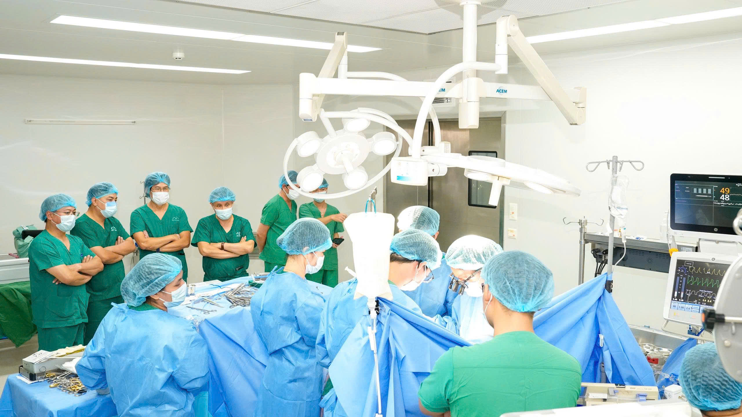 Chuyển giao kỹ thuật mổ tim bắc cầu cho Bệnh viện C Đà Nẵng- Ảnh 2.