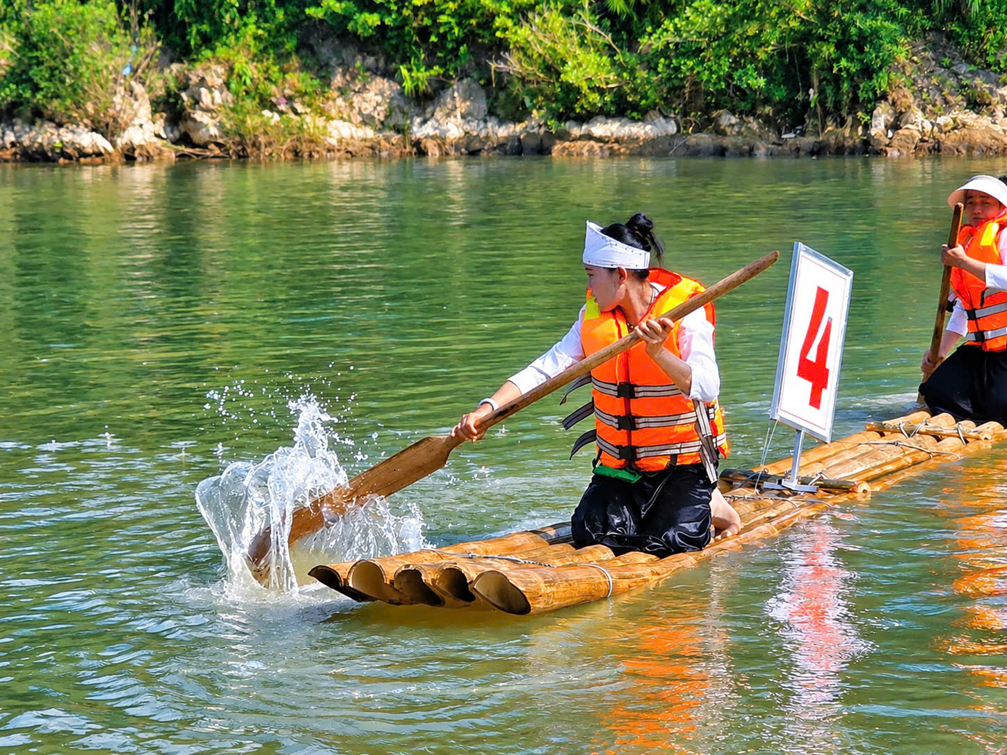 Về Li&ecirc;n Sơn đua mảng, n&eacute;m c&ograve;n, kh&aacute;m ph&aacute; vẻ đẹp suối Thia, L&agrave;o Cai- Ảnh 7.