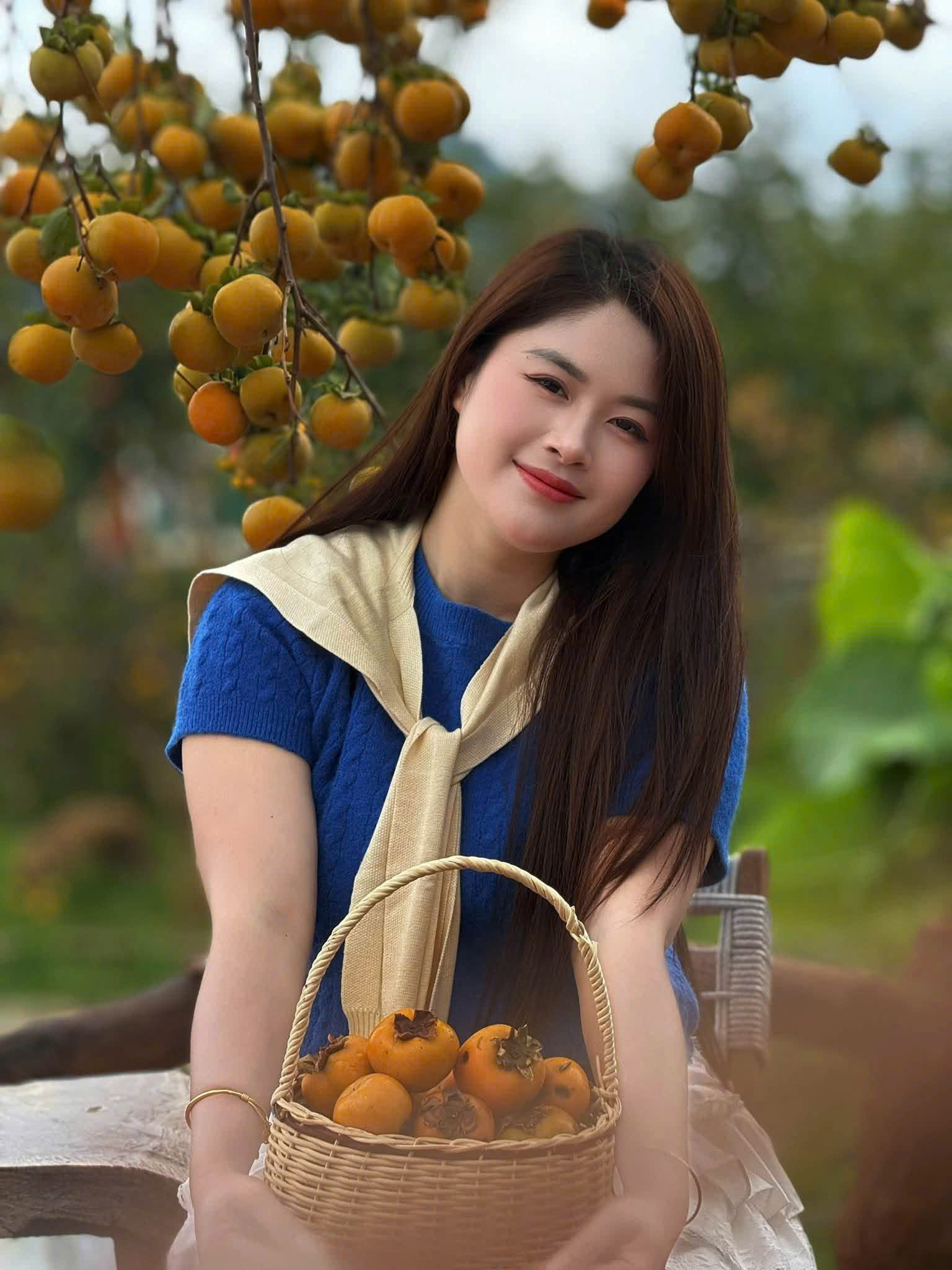 Du kh&aacute;ch m&ecirc; mẩn ở vườn hồng trĩu quả tr&ecirc;n cao nguy&ecirc;n Mộc Ch&acirc;u - Ảnh 15.