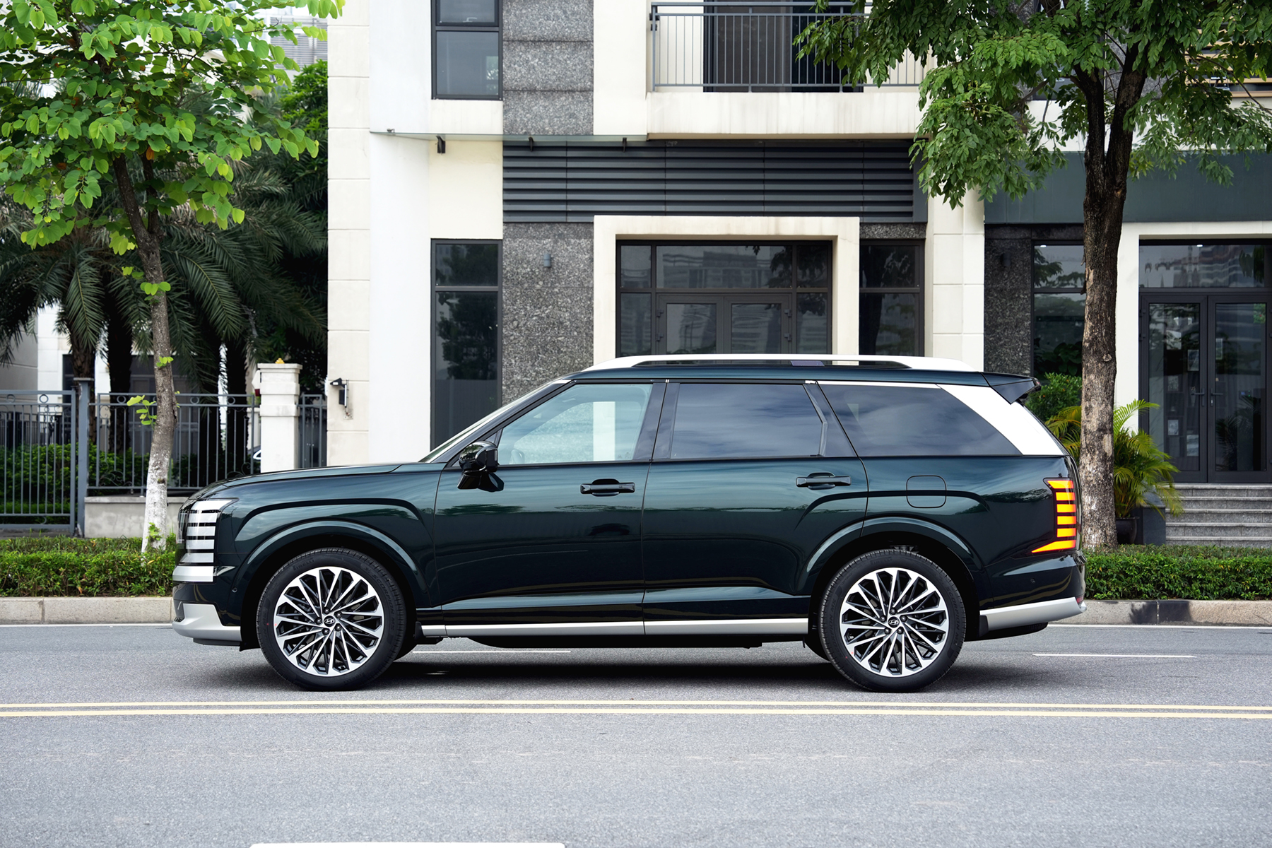 Hyundai Palisade Hybrid chốt giá từ 1,499 tỷ đồng- Ảnh 3.