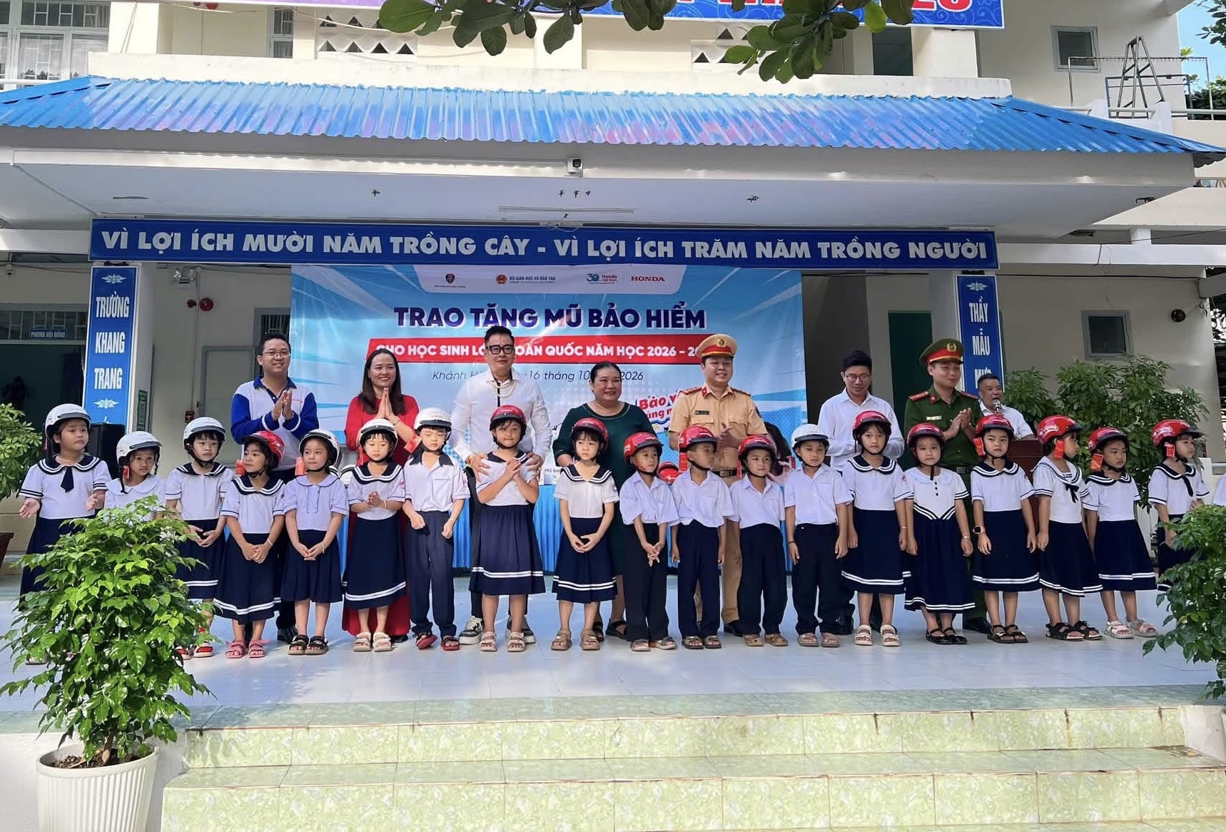 Kh&aacute;nh H&ograve;a: Hơn 700 người tham gia tập huấn kỹ năng l&aacute;i xe an to&agrave;n- Ảnh 1.