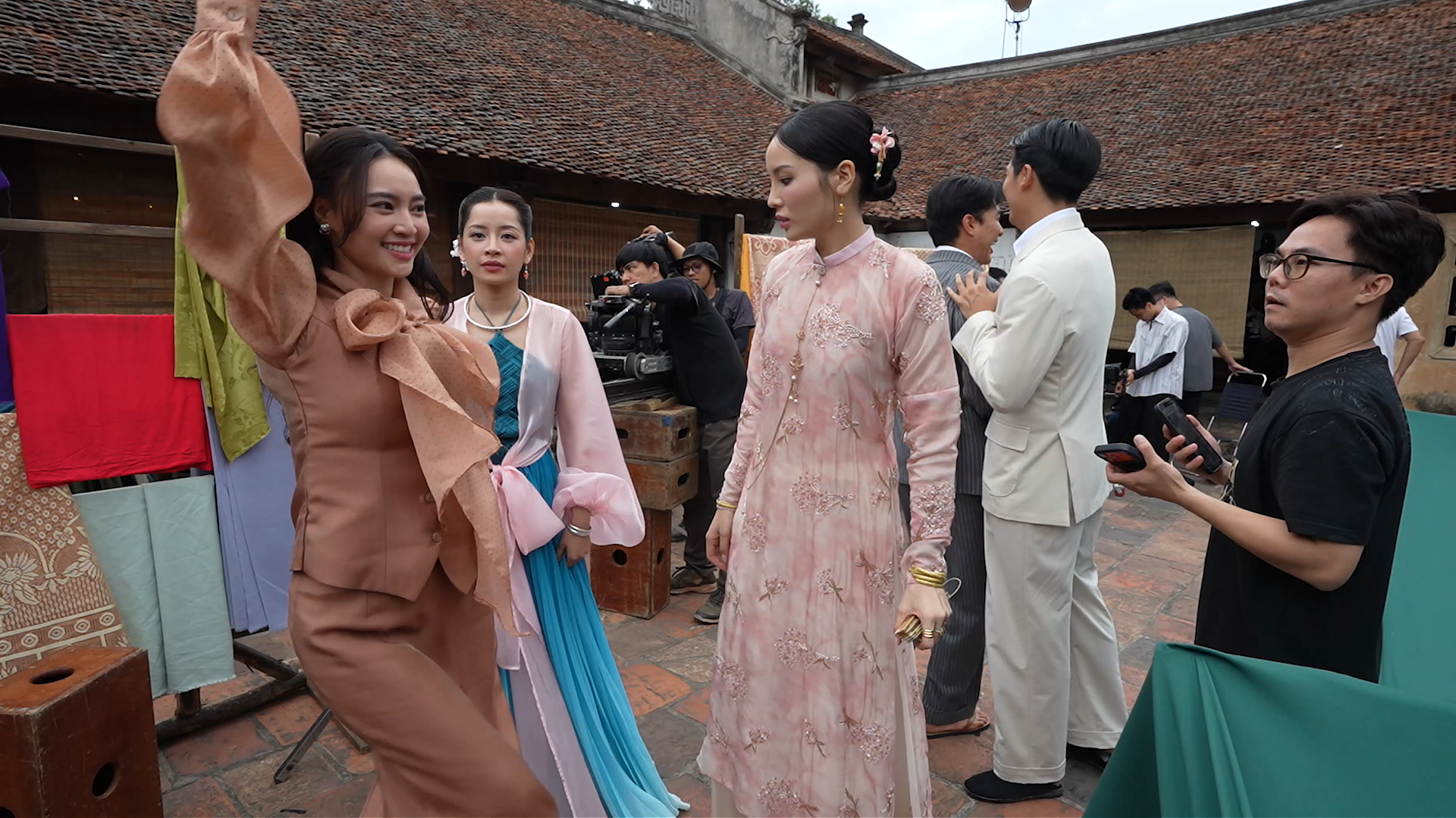 Ninh Dương Lan Ngọc hóa thân thành cô gái yêu bản năng trong “Chị chị em em 3” - Ảnh 2.