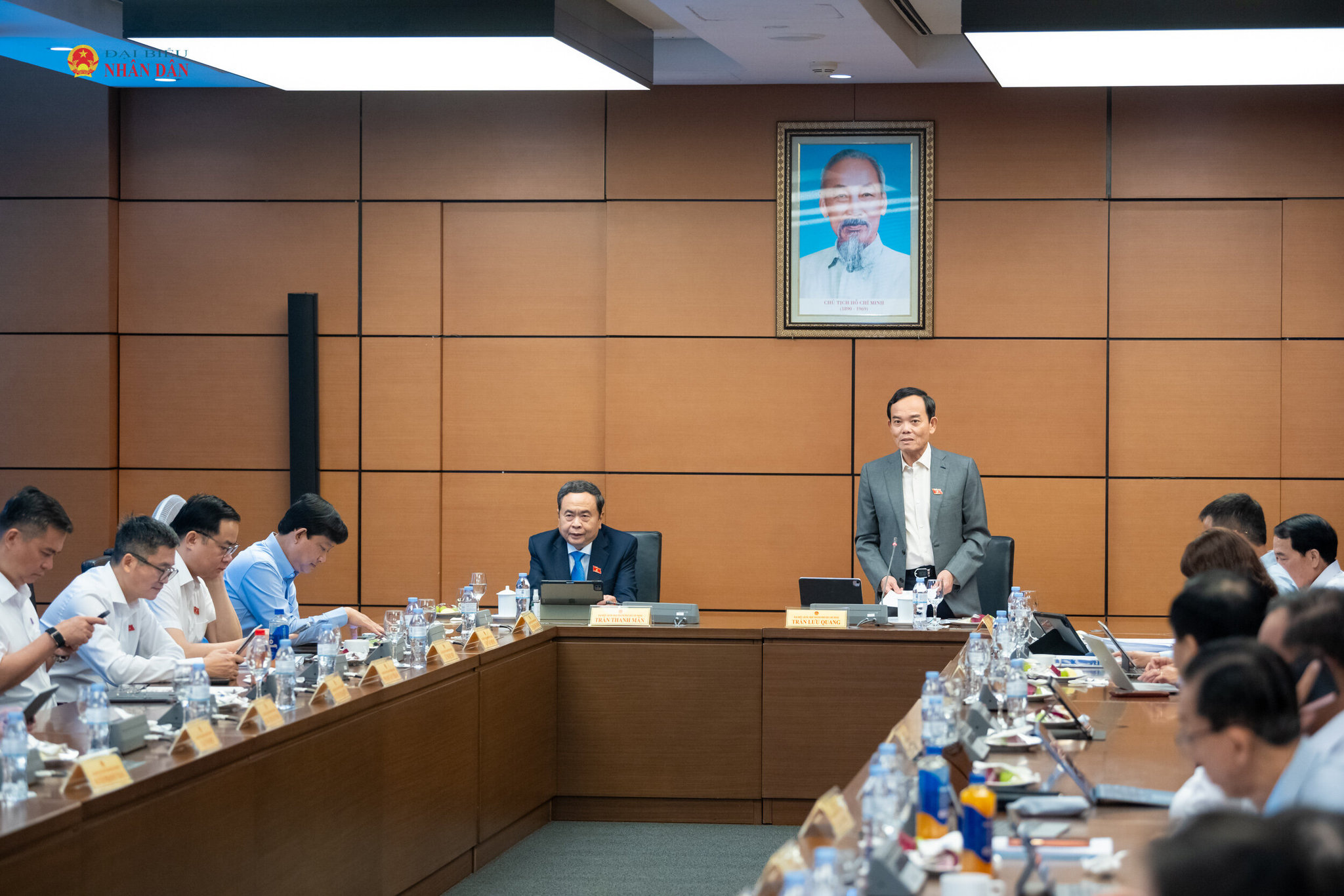 Chủ tịch Quốc hội: Giữ vững ổn định kinh tế vĩ m&ocirc; l&agrave; vấn đề ti&ecirc;n quyết- Ảnh 2.