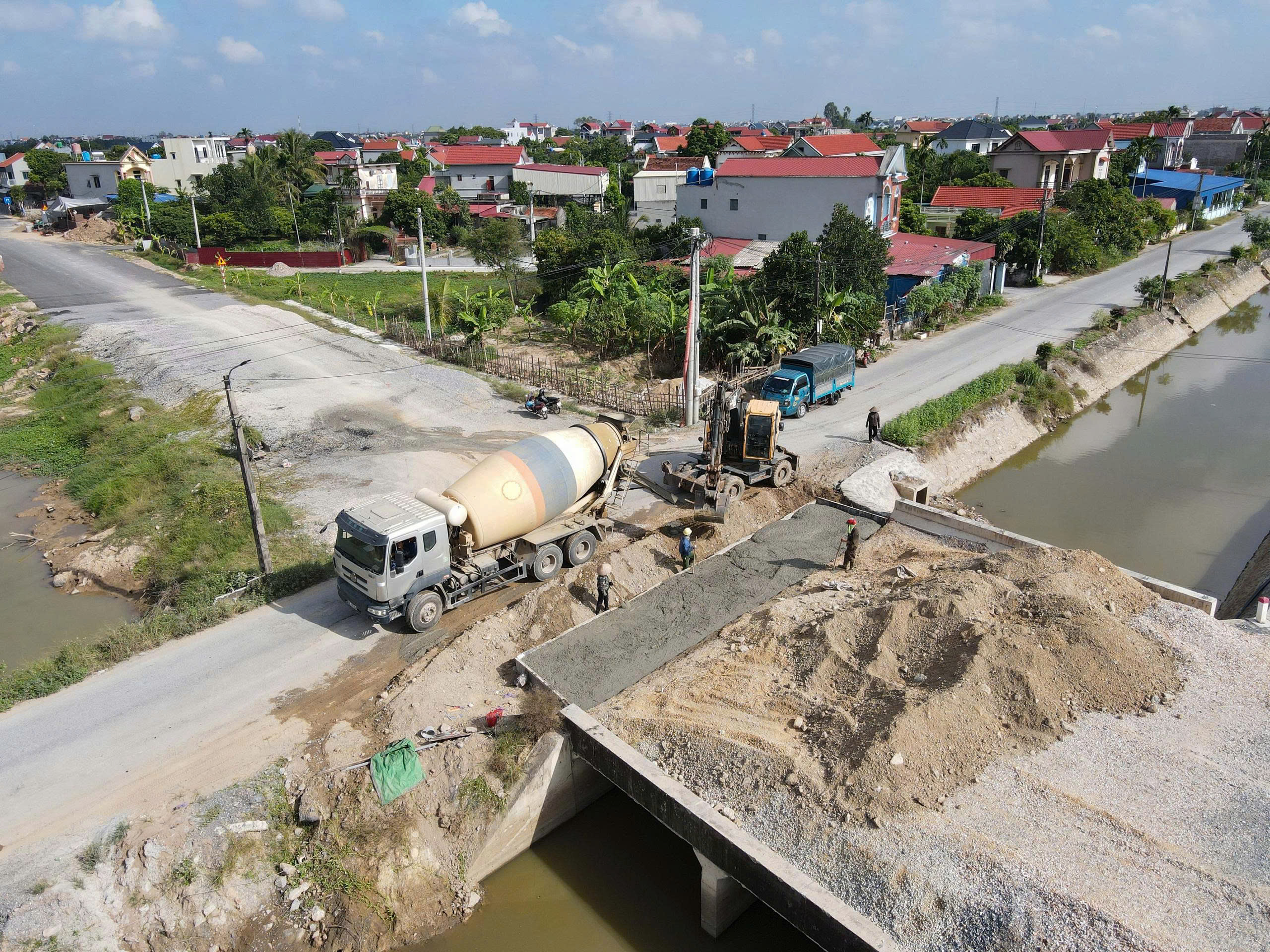 Cận cảnh đường hơn 3.400 tỷ đồng ở Hưng Y&ecirc;n tăng tốc, phấn đấu về đ&iacute;ch cuối năm 2026- Ảnh 9.