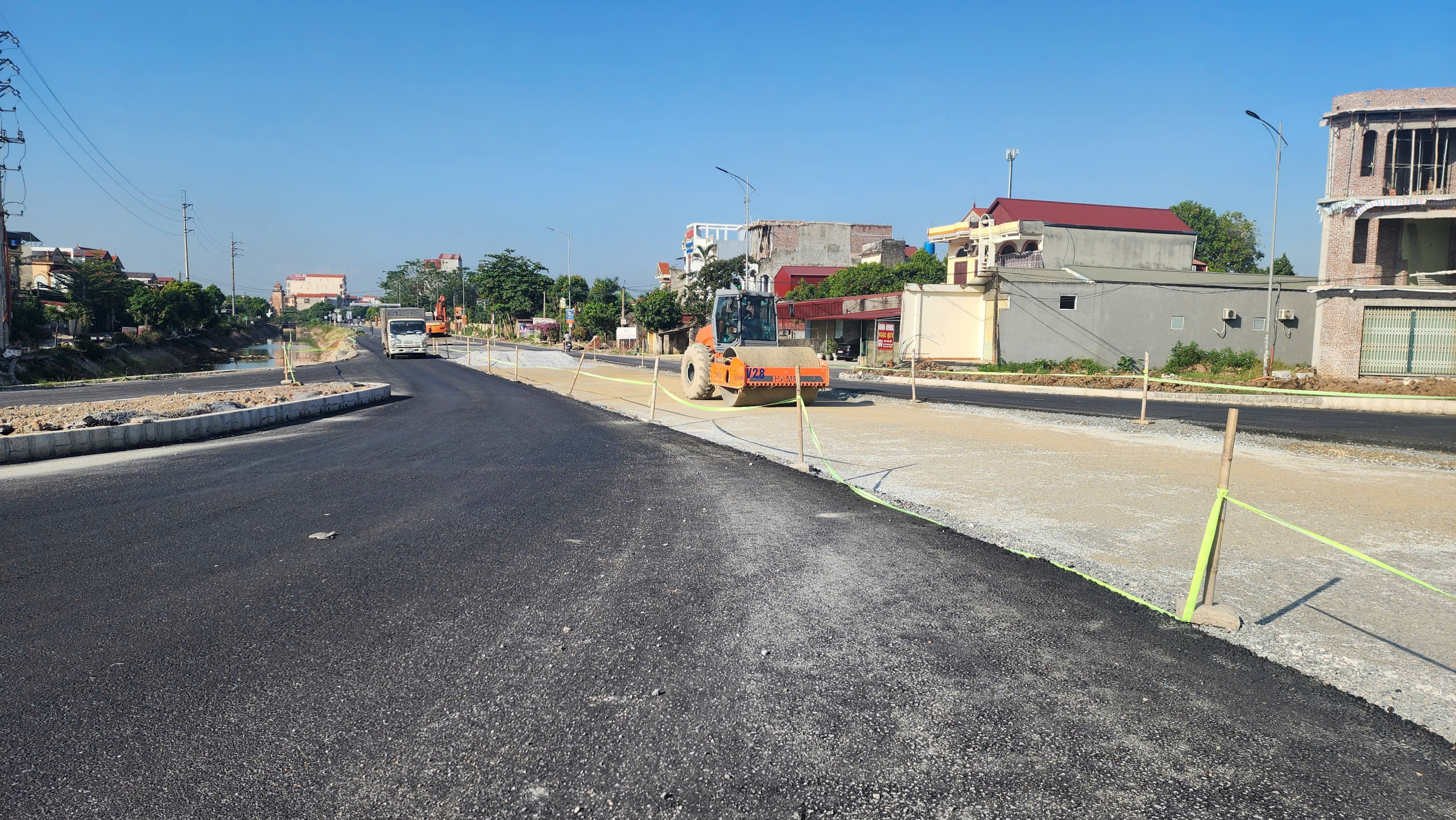 Cận cảnh đường hơn 3.400 tỷ đồng ở Hưng Y&ecirc;n tăng tốc, phấn đấu về đ&iacute;ch cuối năm 2026- Ảnh 5.