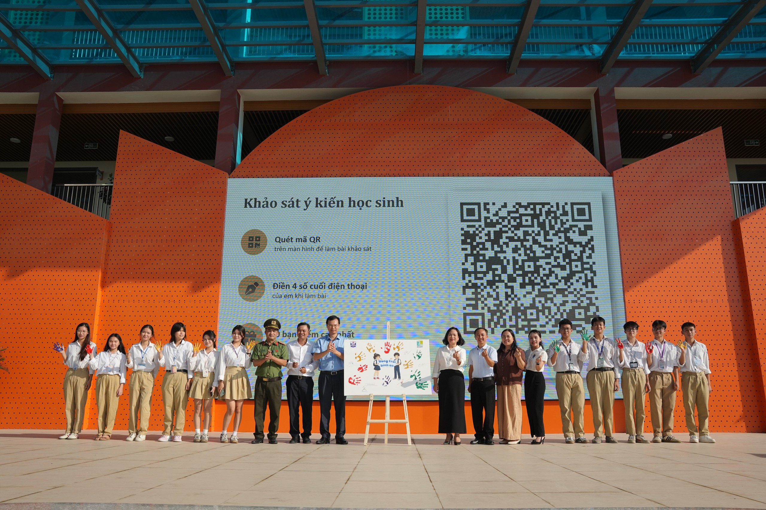 Lan toả "V&ugrave;ng trời b&igrave;nh an" đến 2.000 học sinh sống trong khu vực hạn chế bay - Ảnh 4.