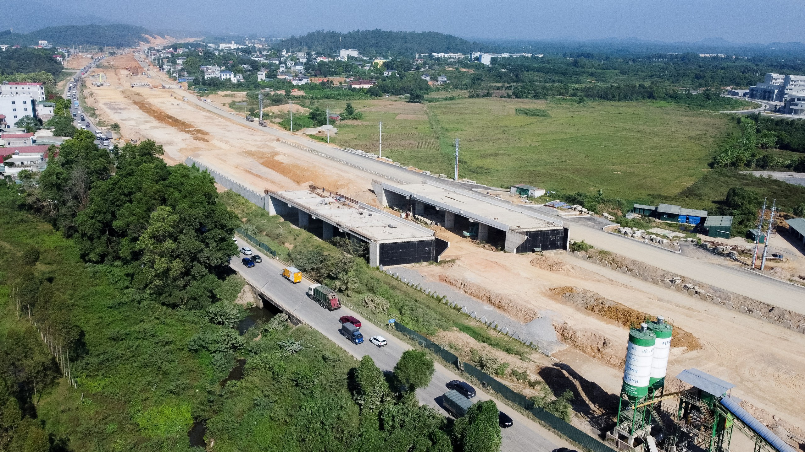 Diện mạo tuyến đường hơn 5.200 tỷ đồng nối đại lộ Thăng Long với cao tốc H&agrave; Nội - H&ograve;a B&igrave;nh- Ảnh 3.