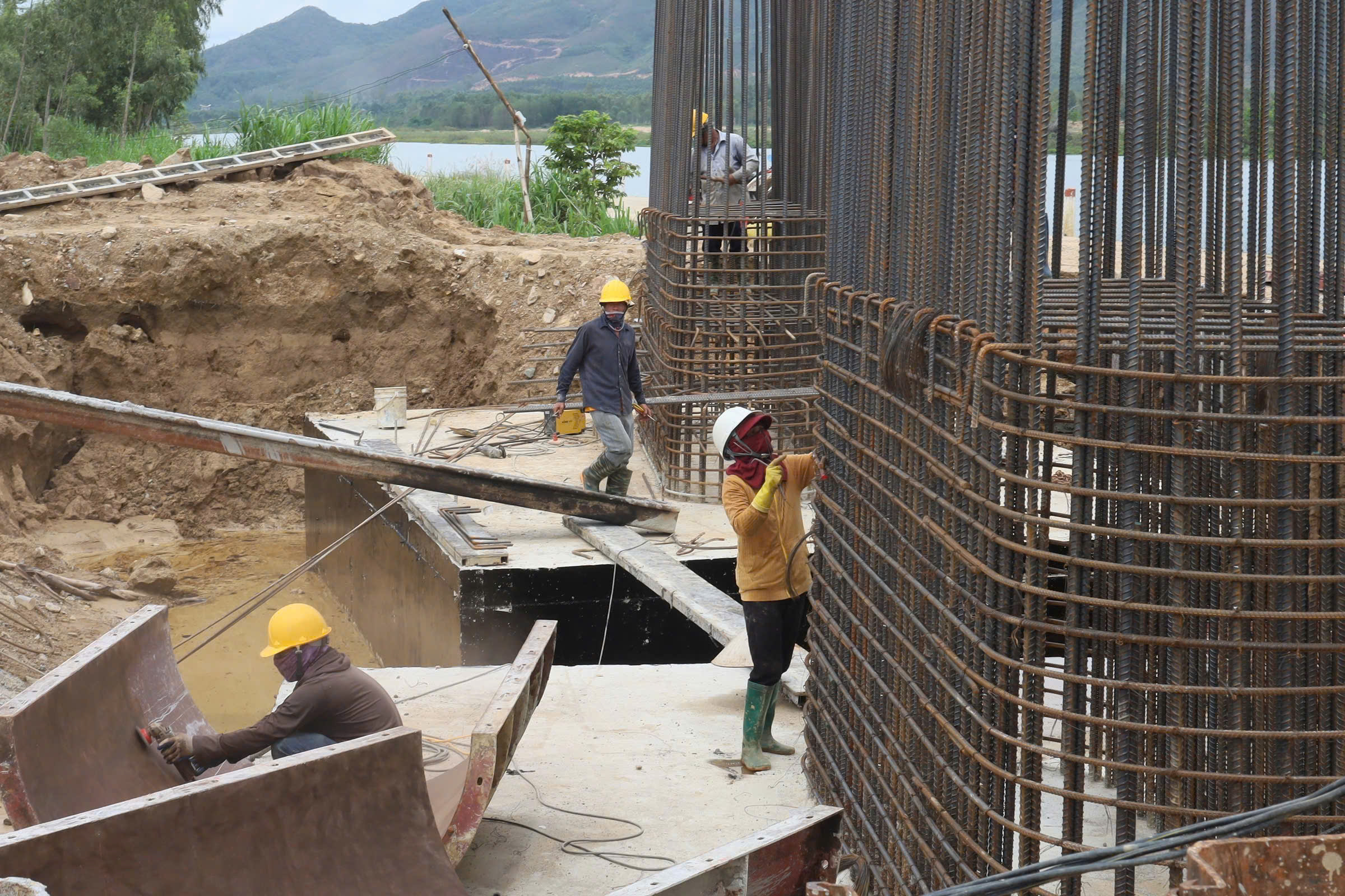 Gia Lai y&ecirc;u cầu tập trung thi c&ocirc;ng, đảm bảo tiến độ cao tốc Quy Nhơn - Pleiku- Ảnh 2.