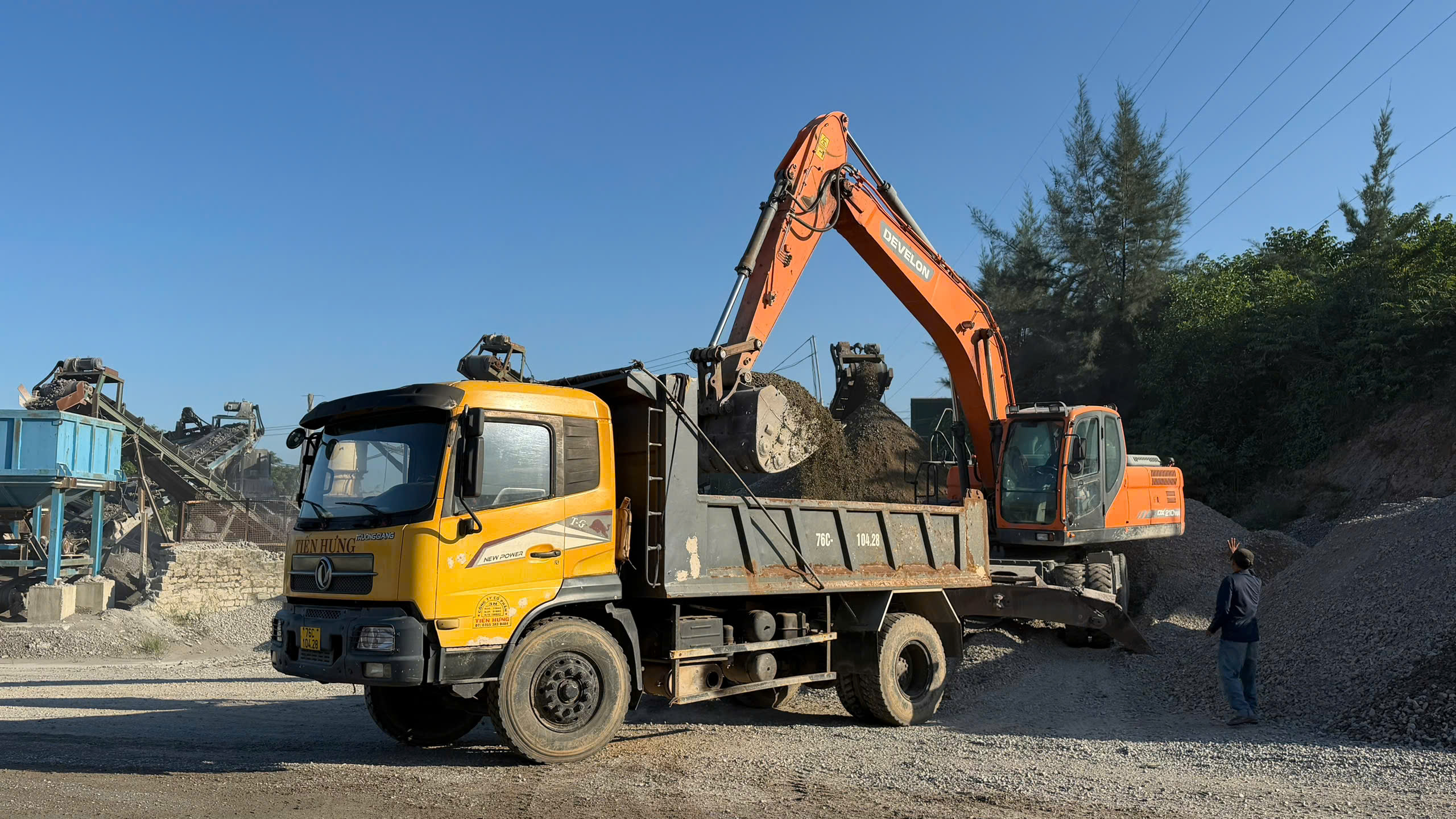 Quảng Ng&atilde;i giải b&agrave;i to&aacute;n thiếu đ&aacute; x&acirc;y dựng cho loạt c&ocirc;ng tr&igrave;nh- Ảnh 8.