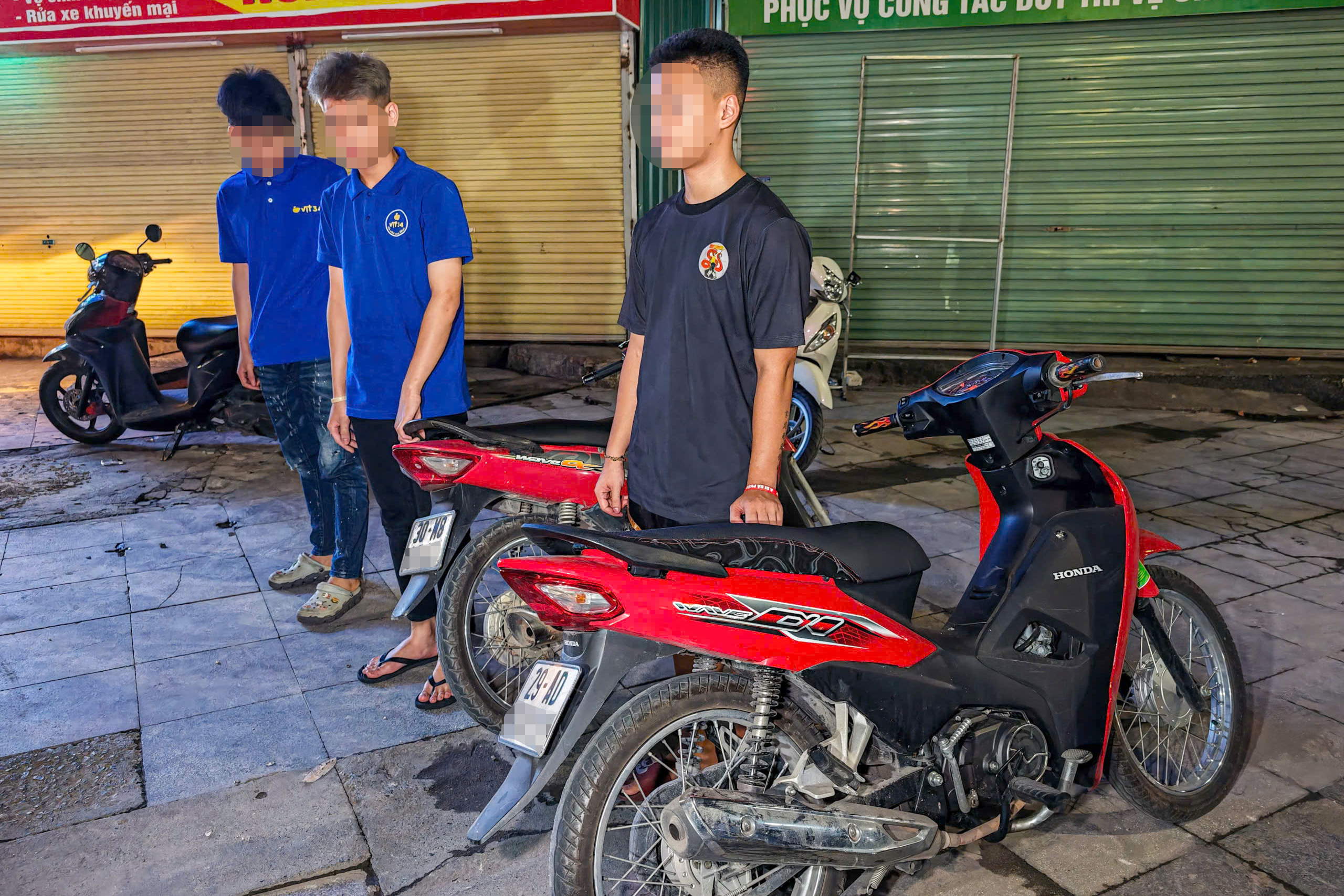CSGT d&ugrave;ng xe đặc chủng tuần tra đường phố, h&agrave;ng loạt "qu&aacute;i xế" H&agrave; Nội bị tạm giữ xe- Ảnh 8.