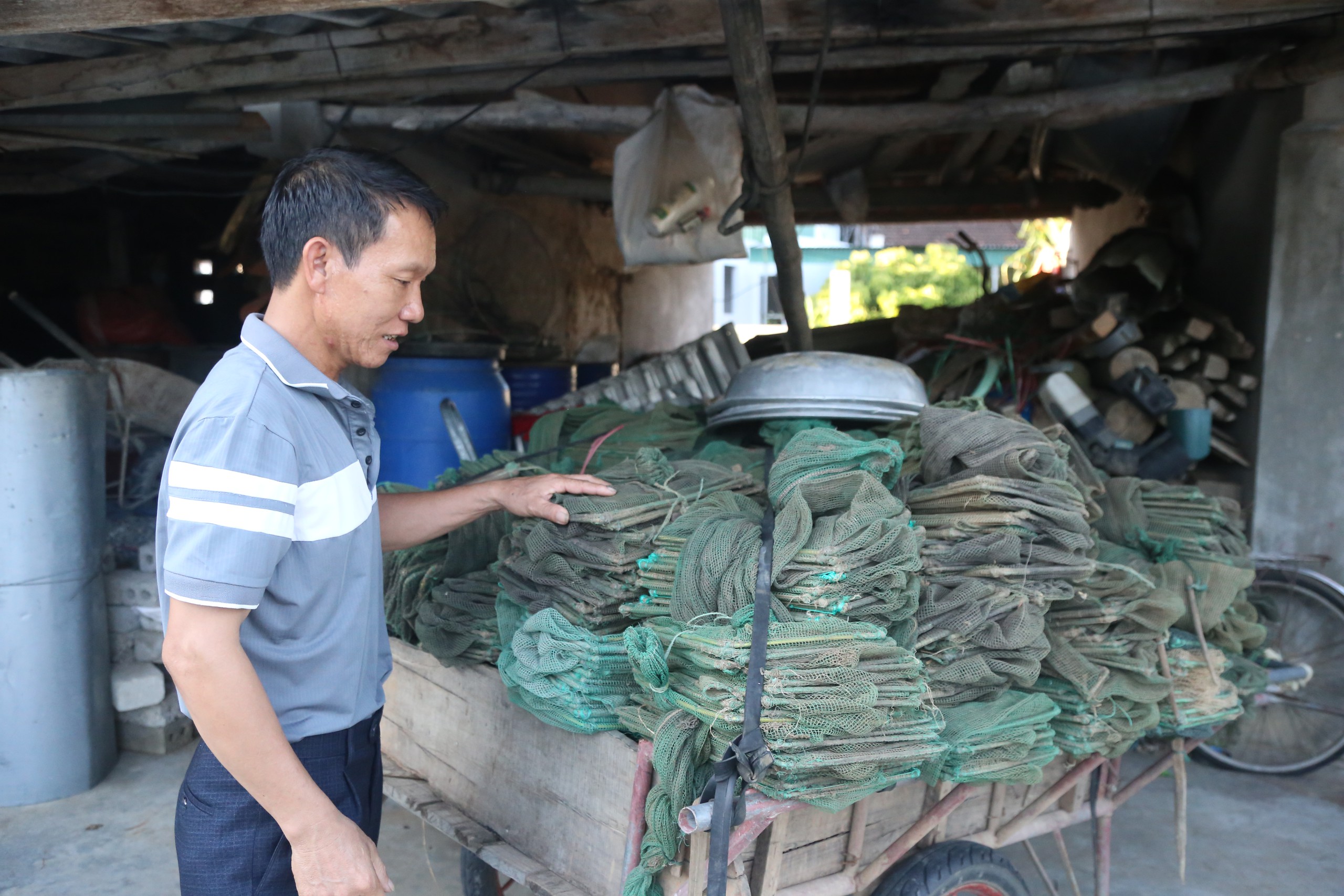 Mẹ mất v&igrave; tai nạn giao th&ocirc;ng, bố cụt ch&acirc;n lo 3 con lỡ dở học h&agrave;nh- Ảnh 2.