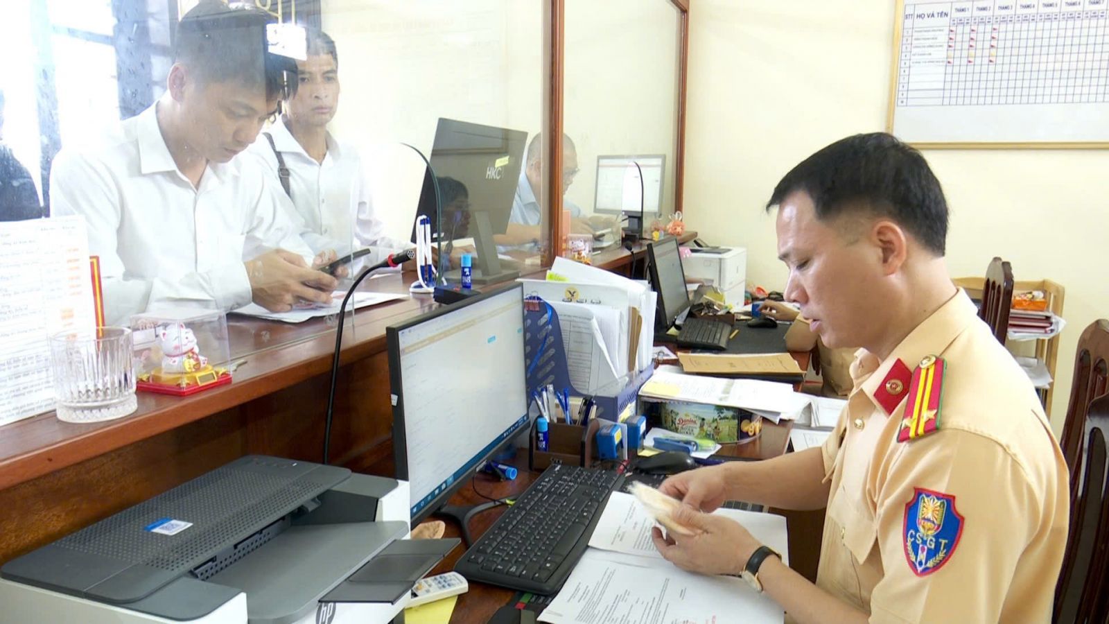 Ninh B&igrave;nh r&agrave; so&aacute;t hơn 5.400 phương tiện, x&aacute;c minh h&agrave;ng trăm ngh&igrave;n dữ liệu đăng k&yacute; xe- Ảnh 1.