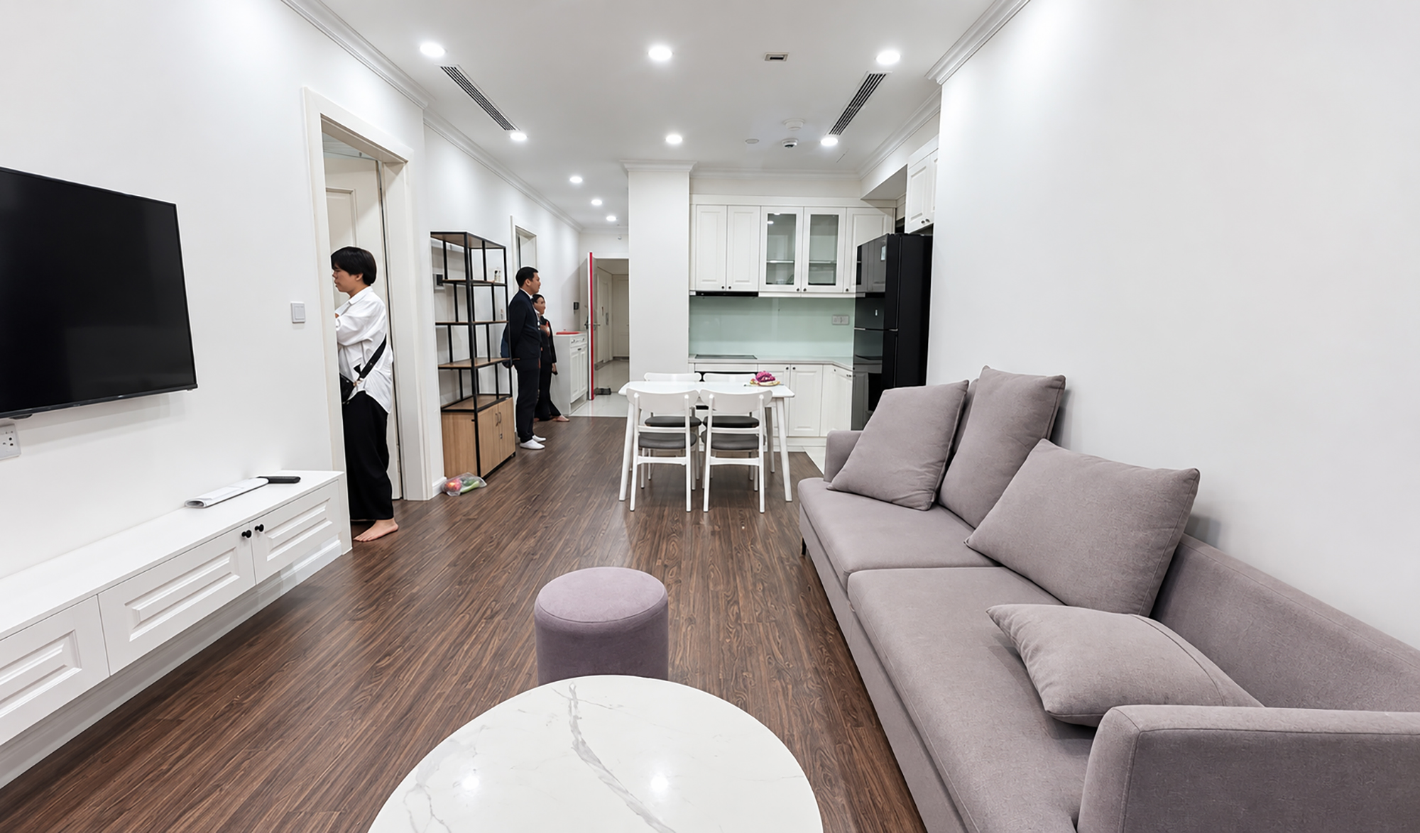 Lãi suất neo cao, người mua nhà thận trọng - Ảnh 1.