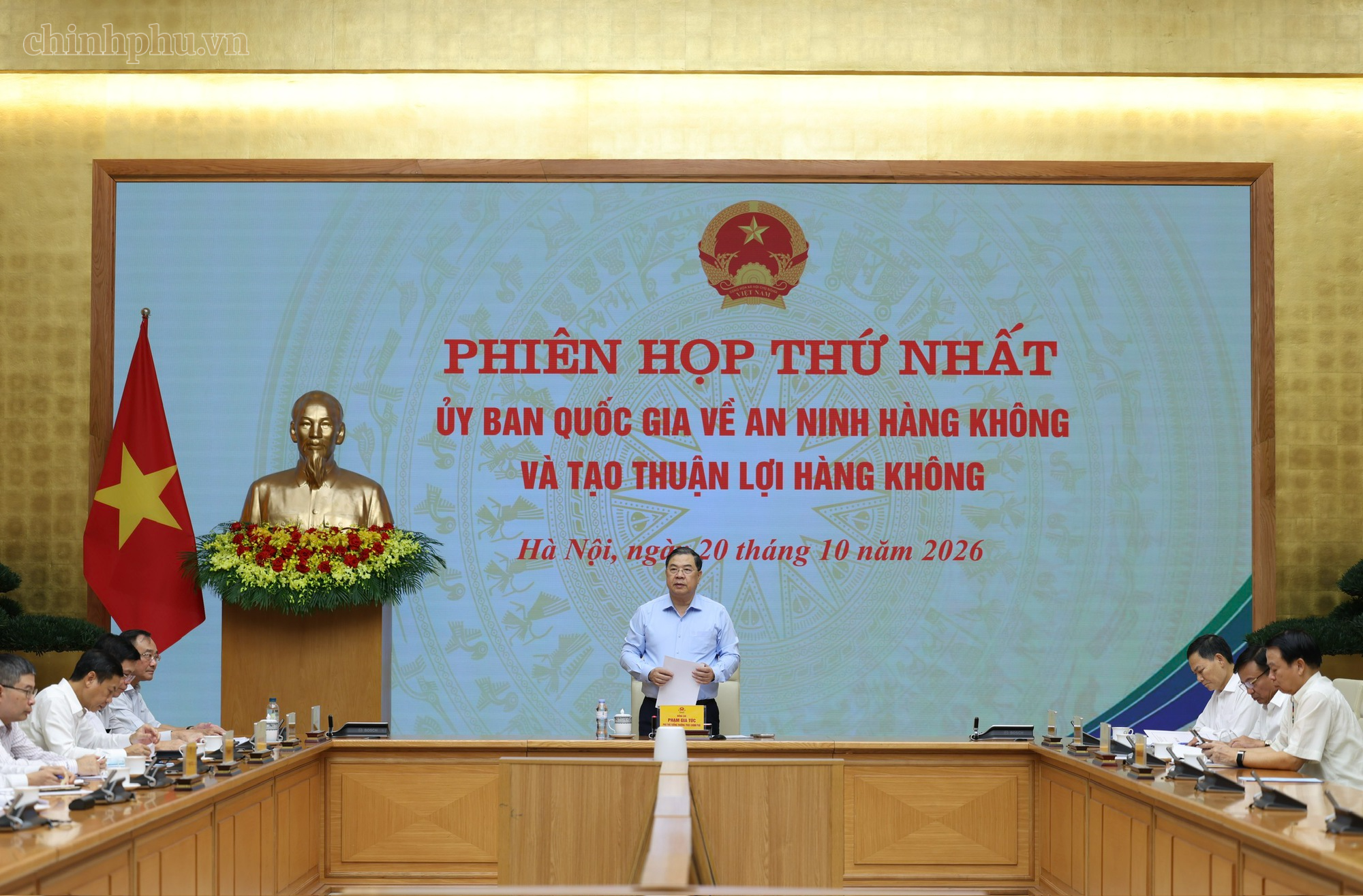 Ph&oacute; Thủ tướng Thường trực: Bảo đảm tuyệt đối an ninh, an to&agrave;n, thuận lợi cho h&agrave;ng kh&ocirc;ng- Ảnh 8.