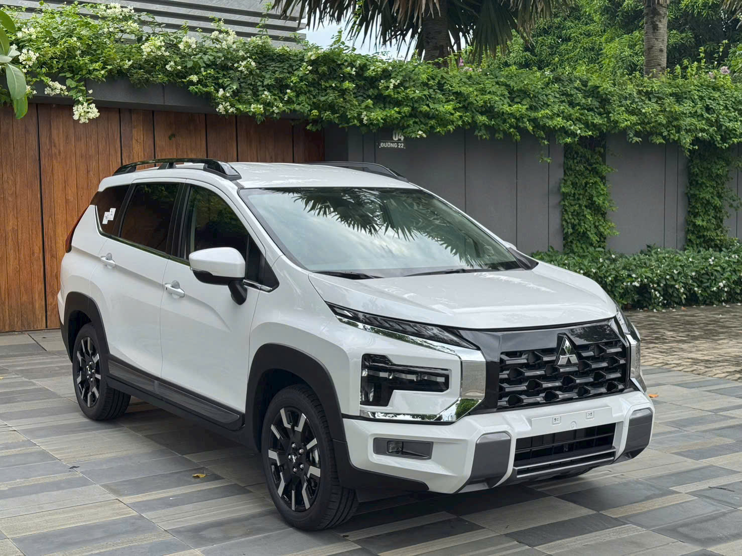 Những mẫu xe nhập khẩu bán chạy nhất Việt Nam- Ảnh 6.