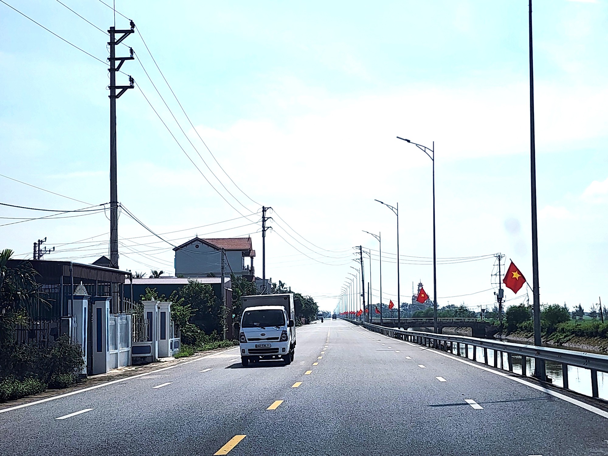 Ninh B&igrave;nh đầu tư 50 tỷ đồng cải tạo đường Nam Ninh Hải d&agrave;i 4,4km- Ảnh 1.
