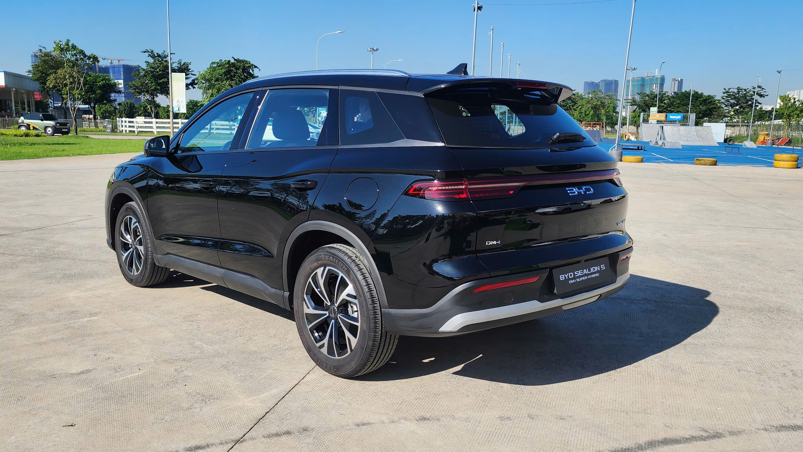 Cận cảnh Sealion 5 PHEV vừa ra mắt, giá chỉ từ 659 triệu đồng - Ảnh 2.