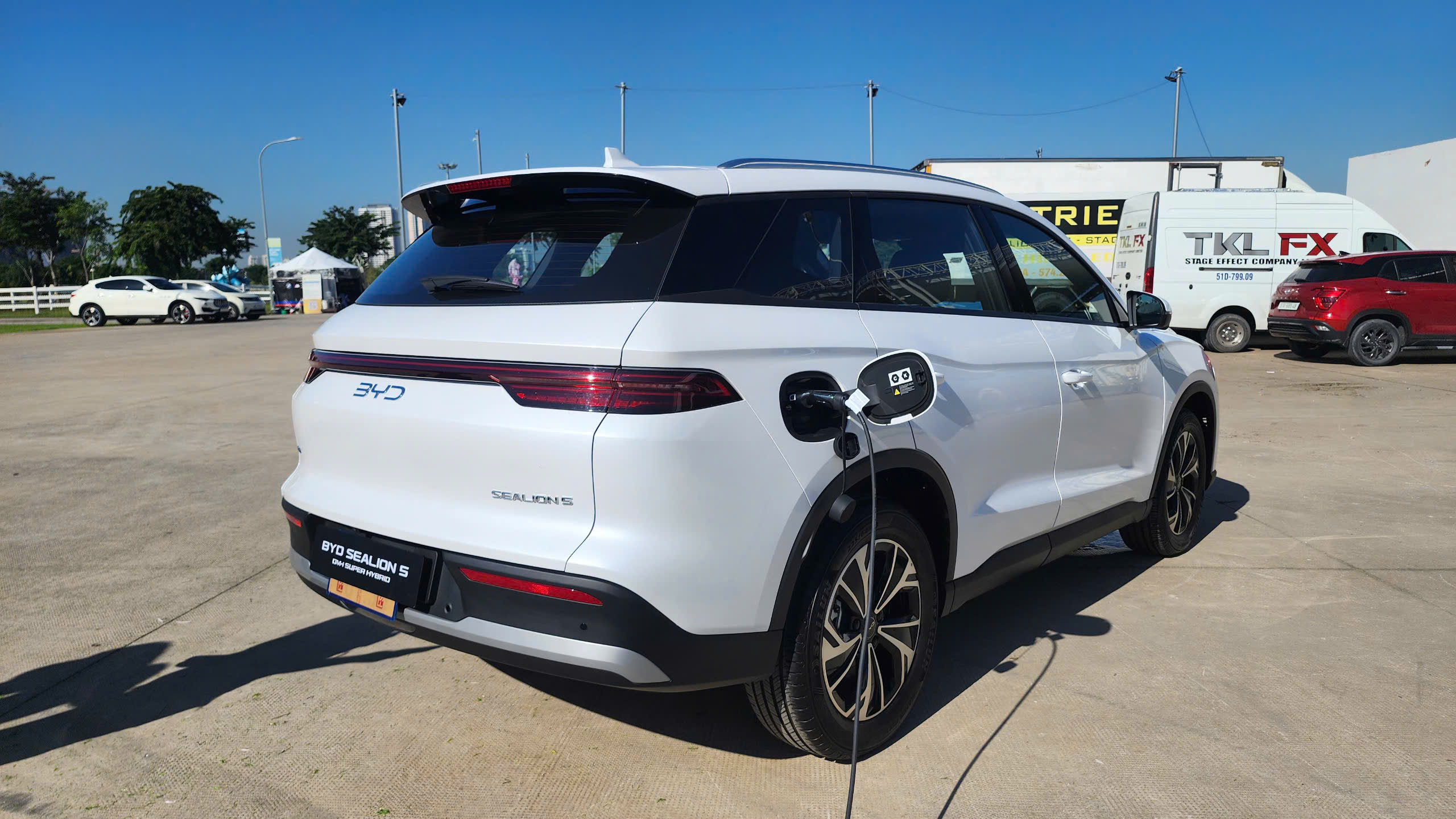 Cận cảnh Sealion 5 PHEV vừa ra mắt, giá chỉ từ 659 triệu đồng - Ảnh 1.