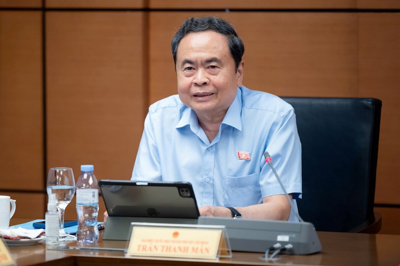 B&aacute;o c&aacute;o Bộ Ch&iacute;nh trị, tr&igrave;nh Hội nghị Trung ương 5 ch&iacute;nh s&aacute;ch tiền lương v&agrave; bảo hiểm x&atilde; hội mới - Ảnh 2.