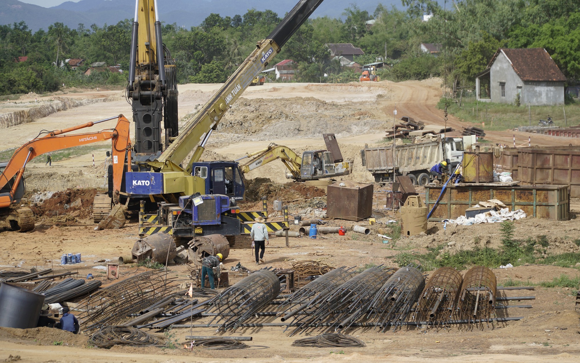 Gia Lai thông qua chủ trương thành lập thêm 5 phường- Ảnh 2.