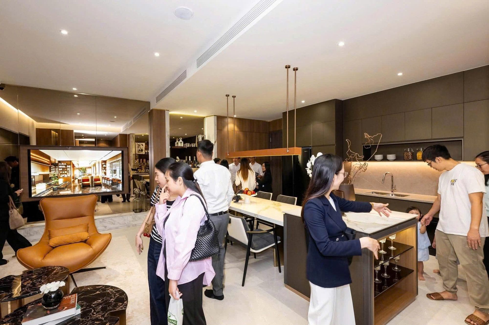 HoREA đề xuất loạt giải ph&aacute;p th&uacute;c đẩy thị trường bất động sản ph&aacute;t triển an to&agrave;n, bền vững- Ảnh 3.