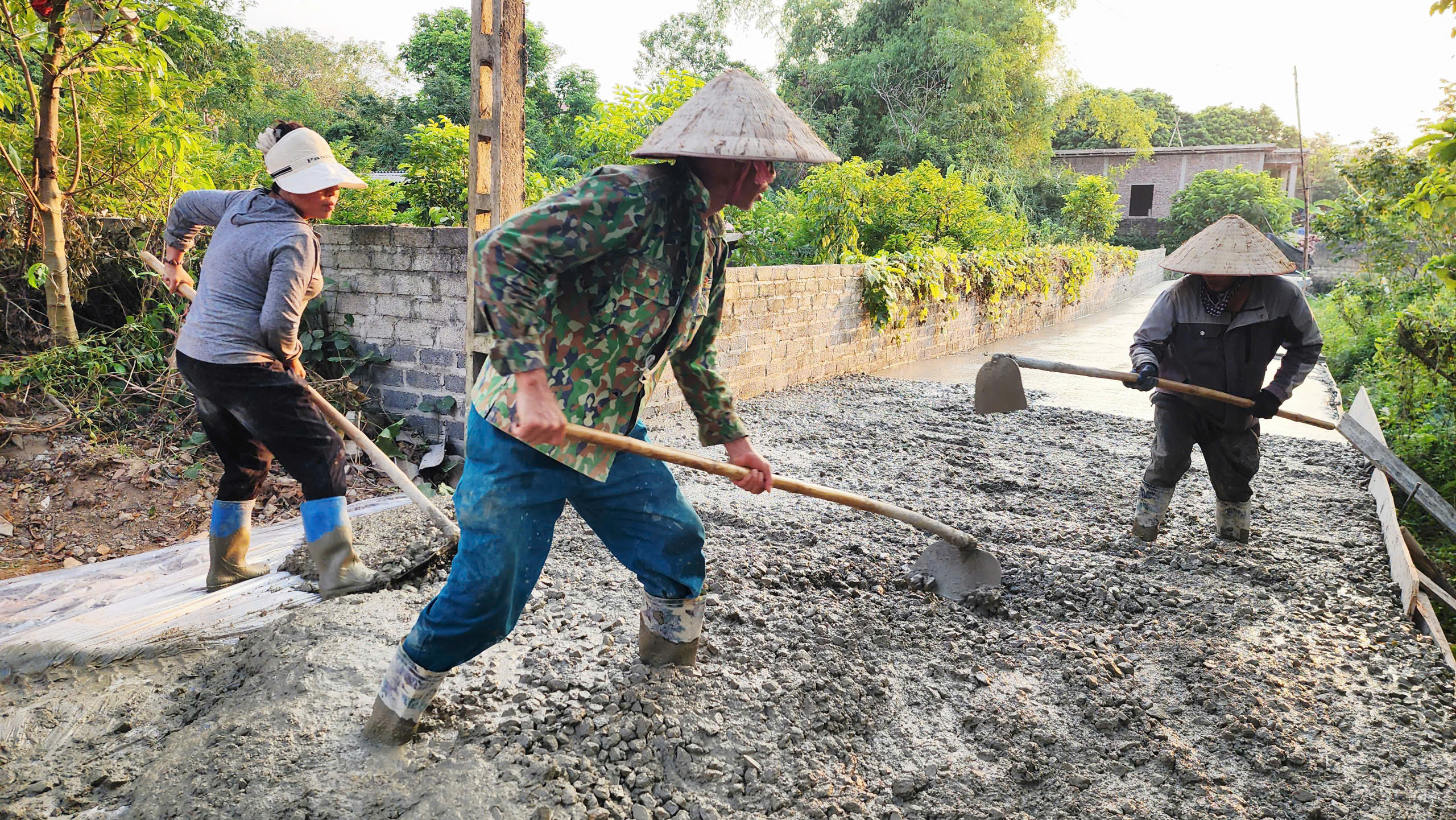 Người d&acirc;n hiến hơn 15.000m&sup2; đất, g&oacute;p h&agrave;ng tỷ đồng l&agrave;m đường ở Bắc Ninh- Ảnh 2.