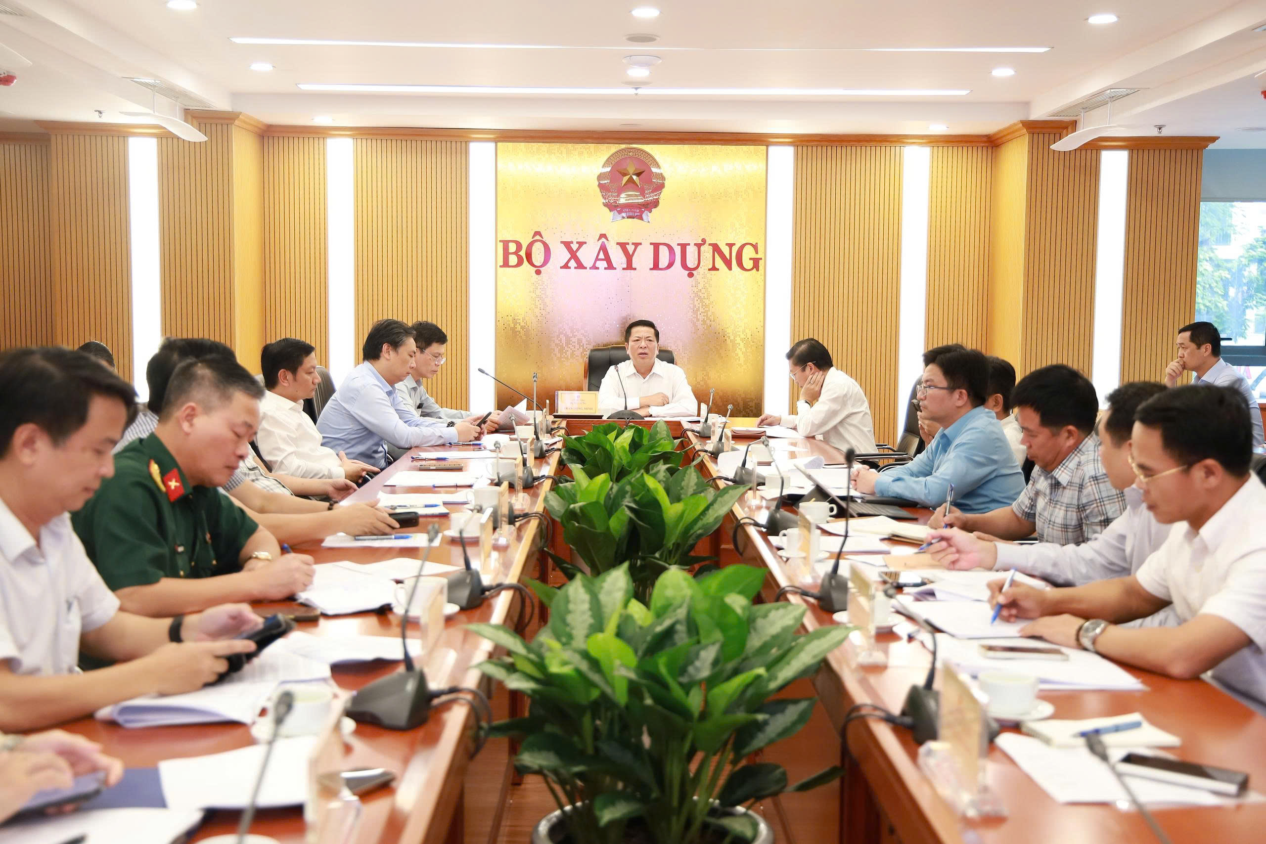 Bộ trưởng Trần Hồng Minh chỉ đạo quyết liệt, khơi th&ocirc;ng điểm nghẽn dự &aacute;n giao th&ocirc;ng - Ảnh 1.