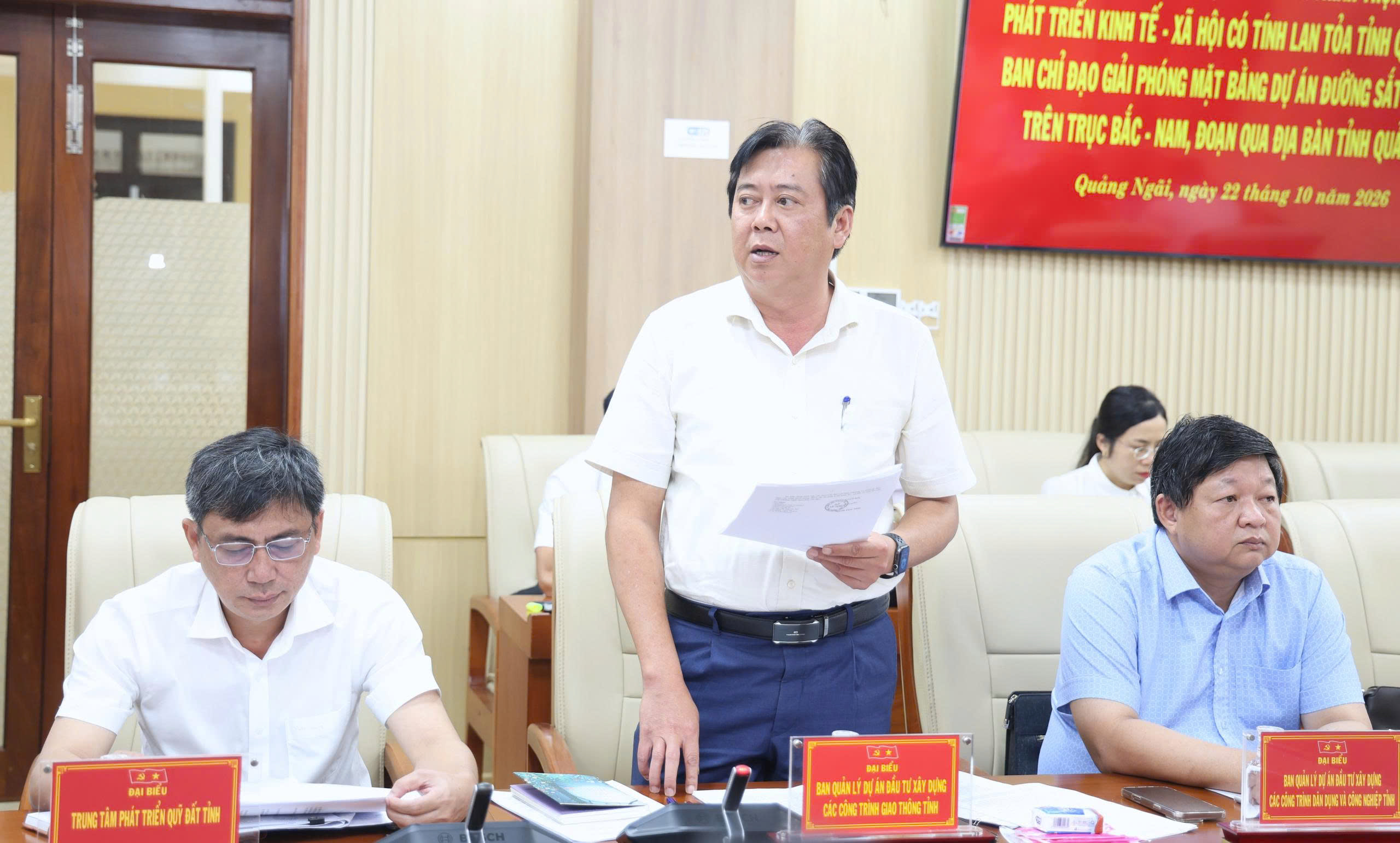 Kh&ocirc;ng để mặt bằng tiếp tục cản trở tiến độ c&aacute;c dự &aacute;n hạ tầng ở Quảng Ng&atilde;i- Ảnh 3.